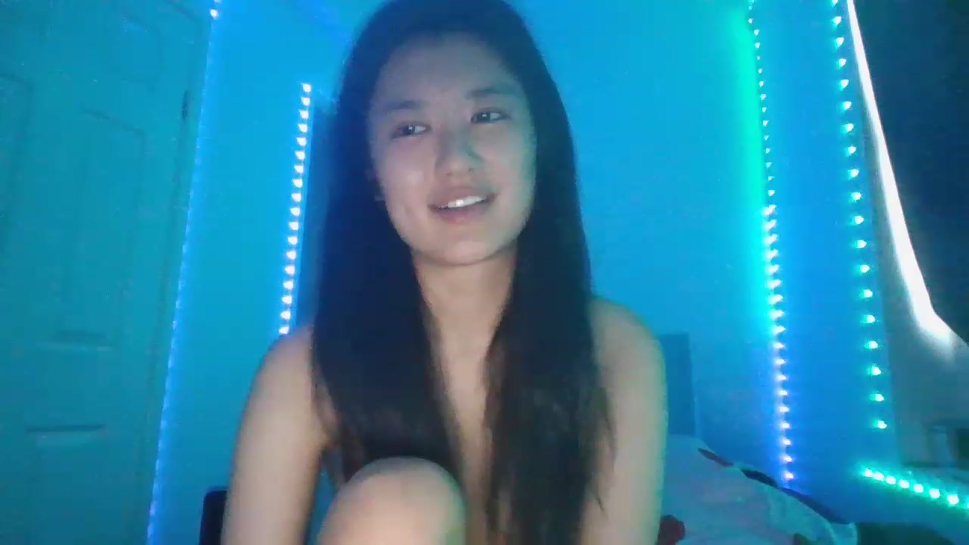 Gallery image thumbnail from Nomi_20's myfreecams stream on, 12/21/2022, 10:07 image 8 of 20