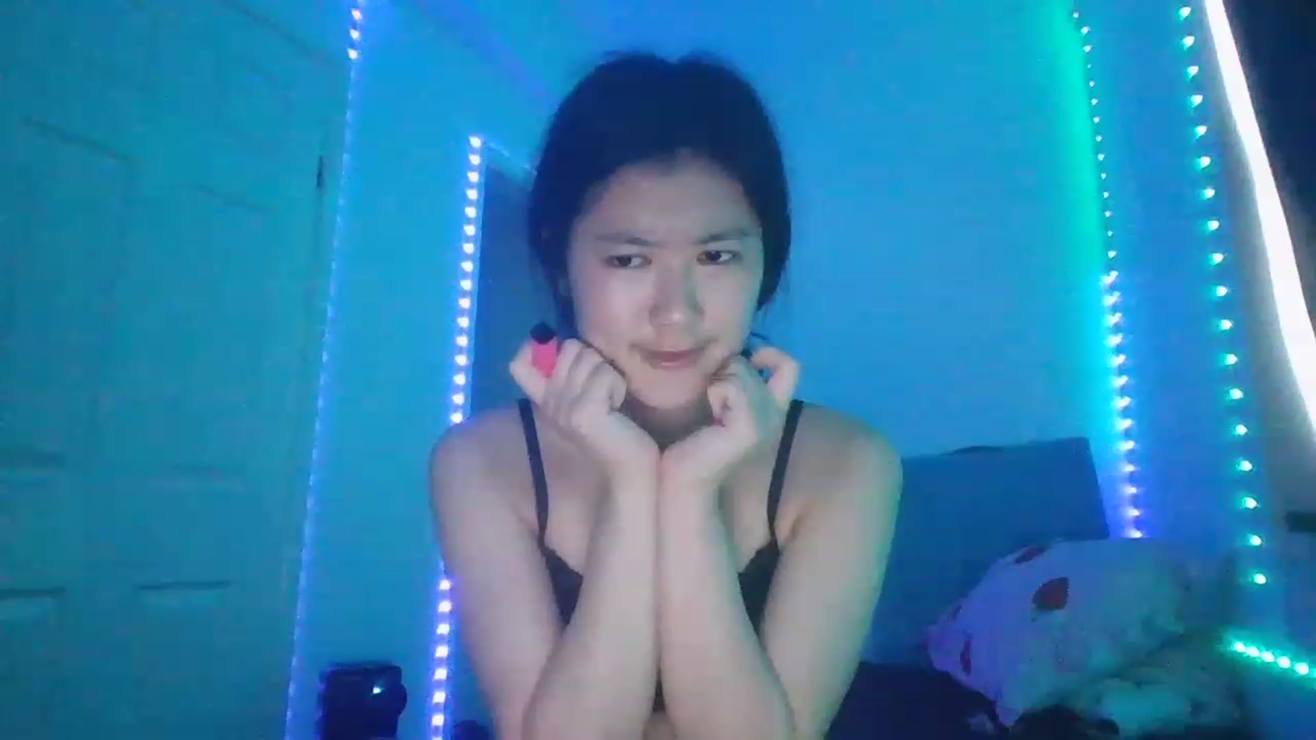 Gallery image thumbnail from Nomi_20's myfreecams stream on, 12/22/2022, 12:39 image 17 of 20