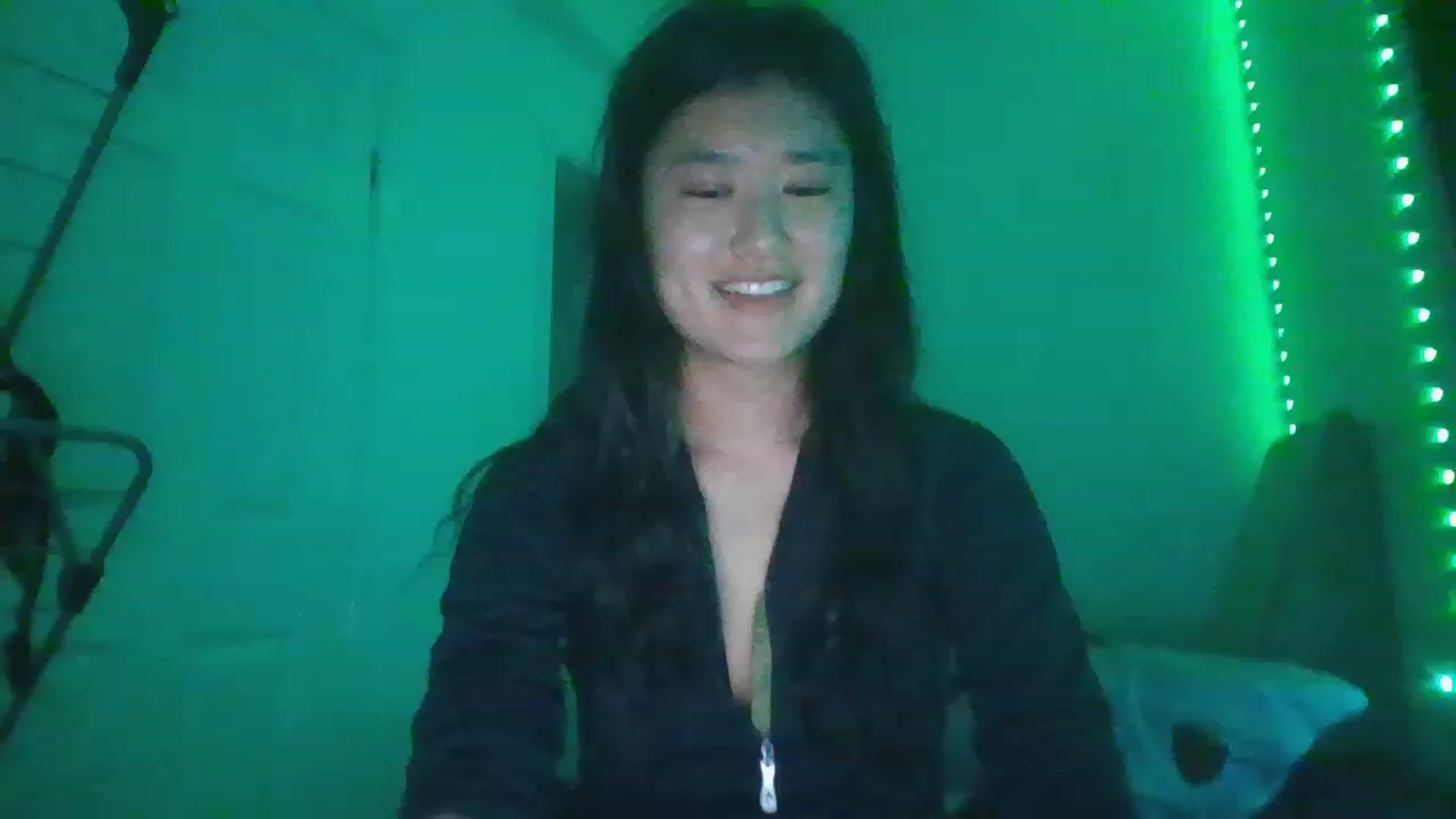 Gallery image thumbnail from Nomi_20's myfreecams stream on, 12/25/2022, 05:11 image 10 of 20