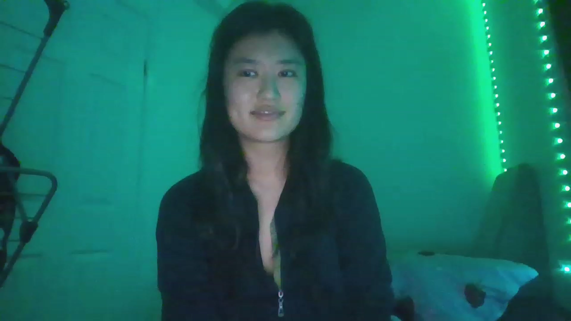 Gallery image thumbnail from Nomi_20's myfreecams stream on, 12/25/2022, 05:11 image 12 of 20