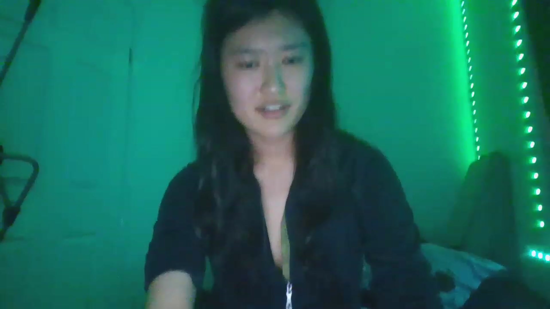 Gallery image thumbnail from Nomi_20's myfreecams stream on, 12/25/2022, 05:11 image 17 of 20