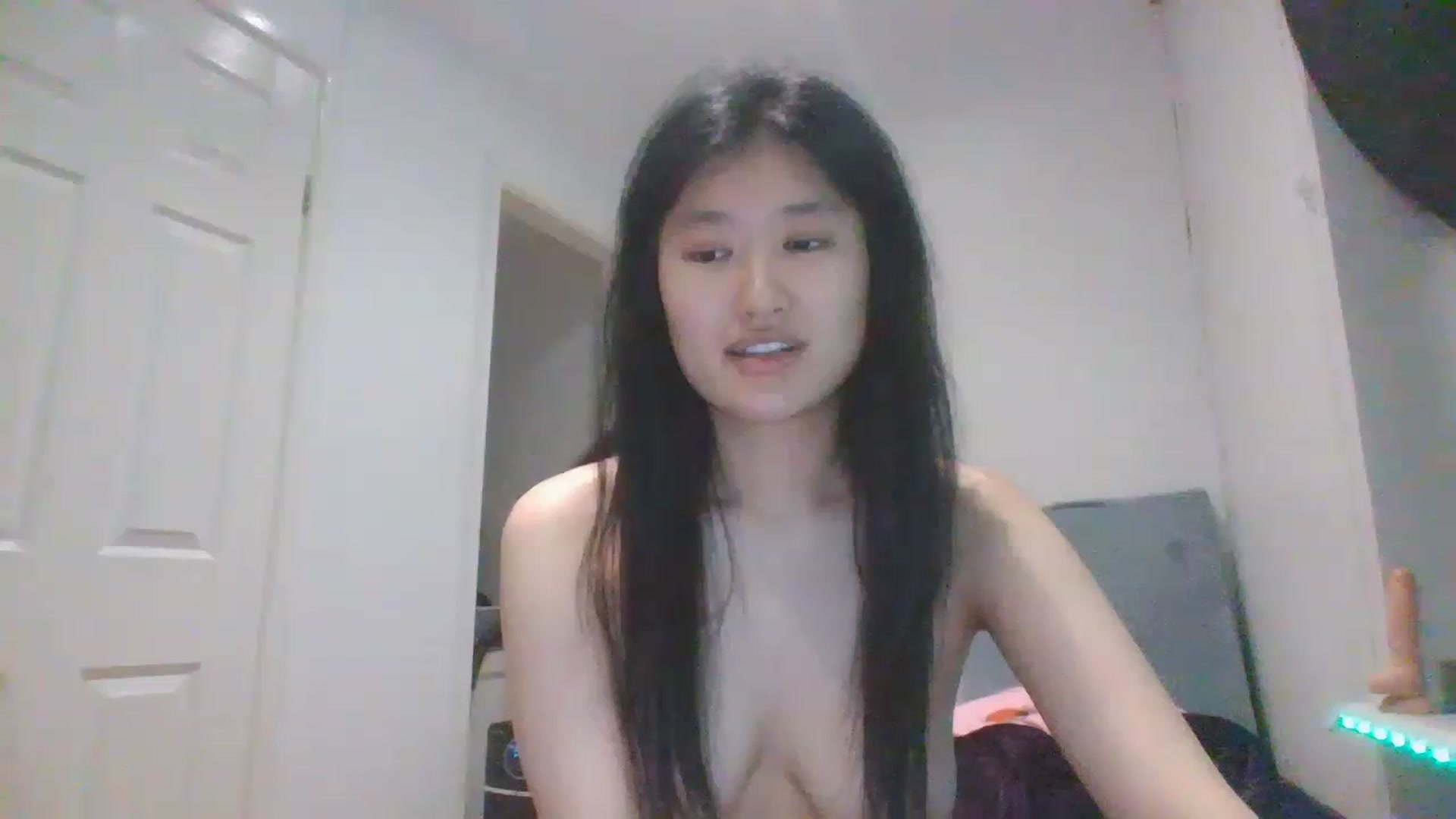 Gallery image thumbnail from Nomi_20's myfreecams stream on, 03/04/2023, 05:18 image 6 of 20