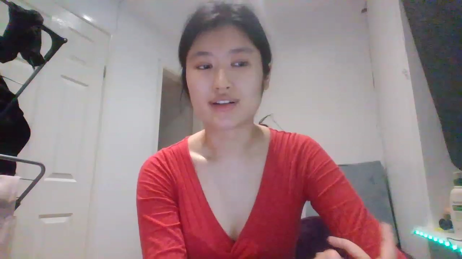 Gallery image thumbnail from Nomi_20's myfreecams stream on, 03/04/2023, 21:03 image 4 of 20