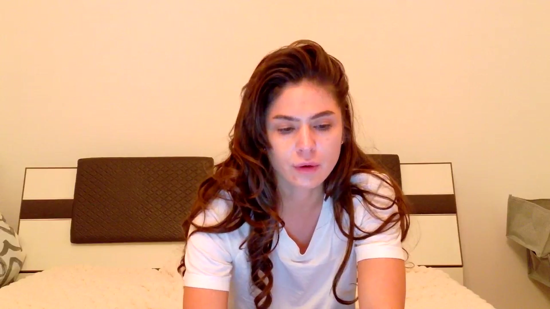 Gallery image thumbnail from Nonameeeeee's myfreecams stream on, 03/26/2026, 17:49 image 10 of 20
