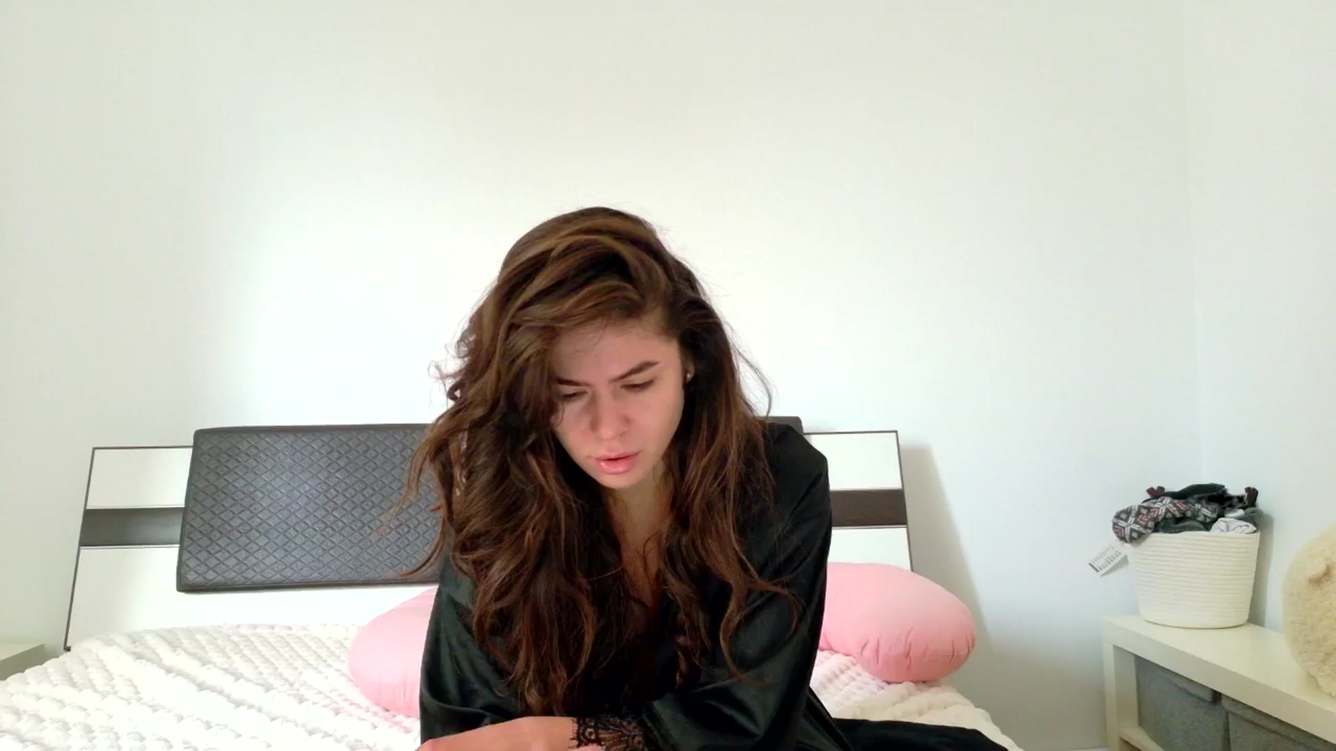 Gallery image thumbnail from Nonameeeeee's myfreecams stream on, 04/11/2026, 07:48 image 4 of 20