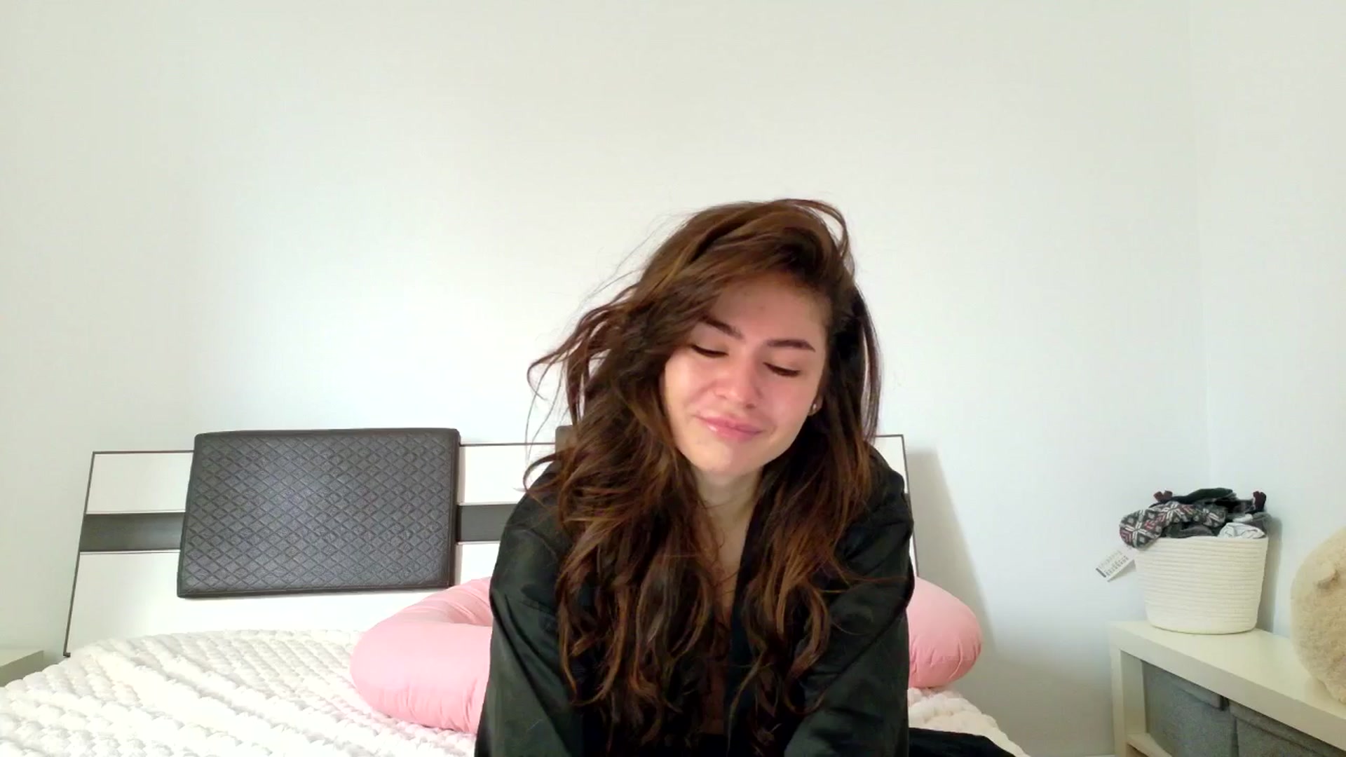 Gallery image thumbnail from Nonameeeeee's myfreecams stream on, 04/11/2026, 07:48 image 3 of 20