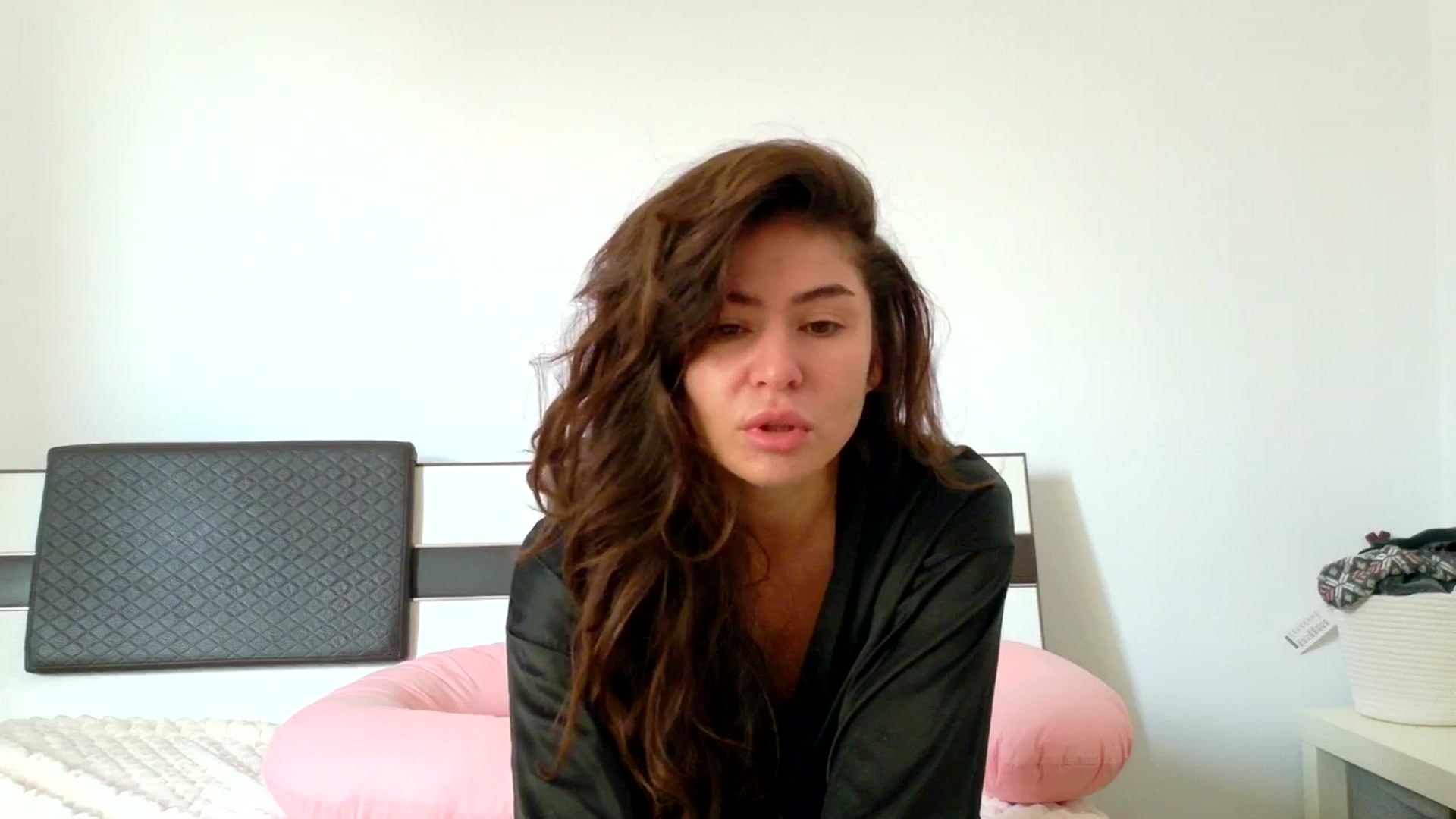 Gallery image thumbnail from Nonameeeeee's myfreecams stream on, 04/11/2026, 07:48 image 18 of 20