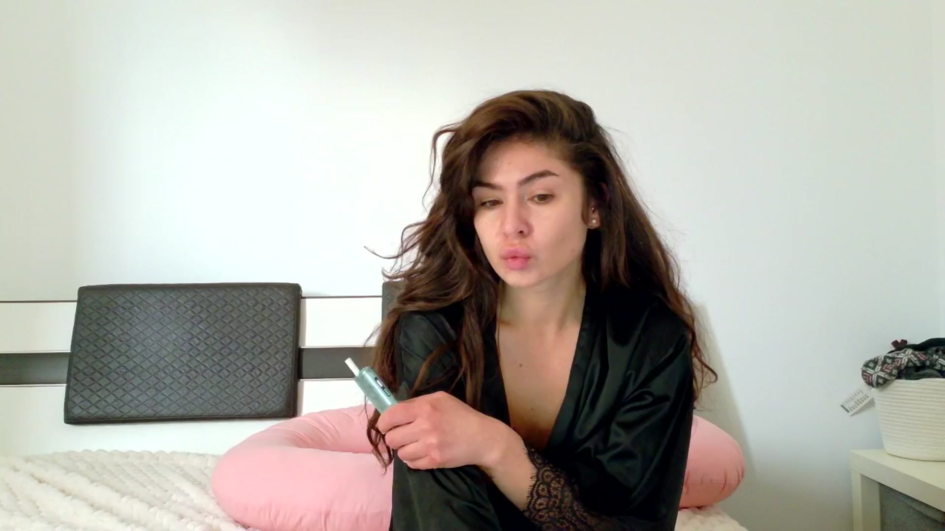 Gallery image thumbnail from Nonameeeeee's myfreecams stream on, 04/11/2026, 08:12 image 1 of 20