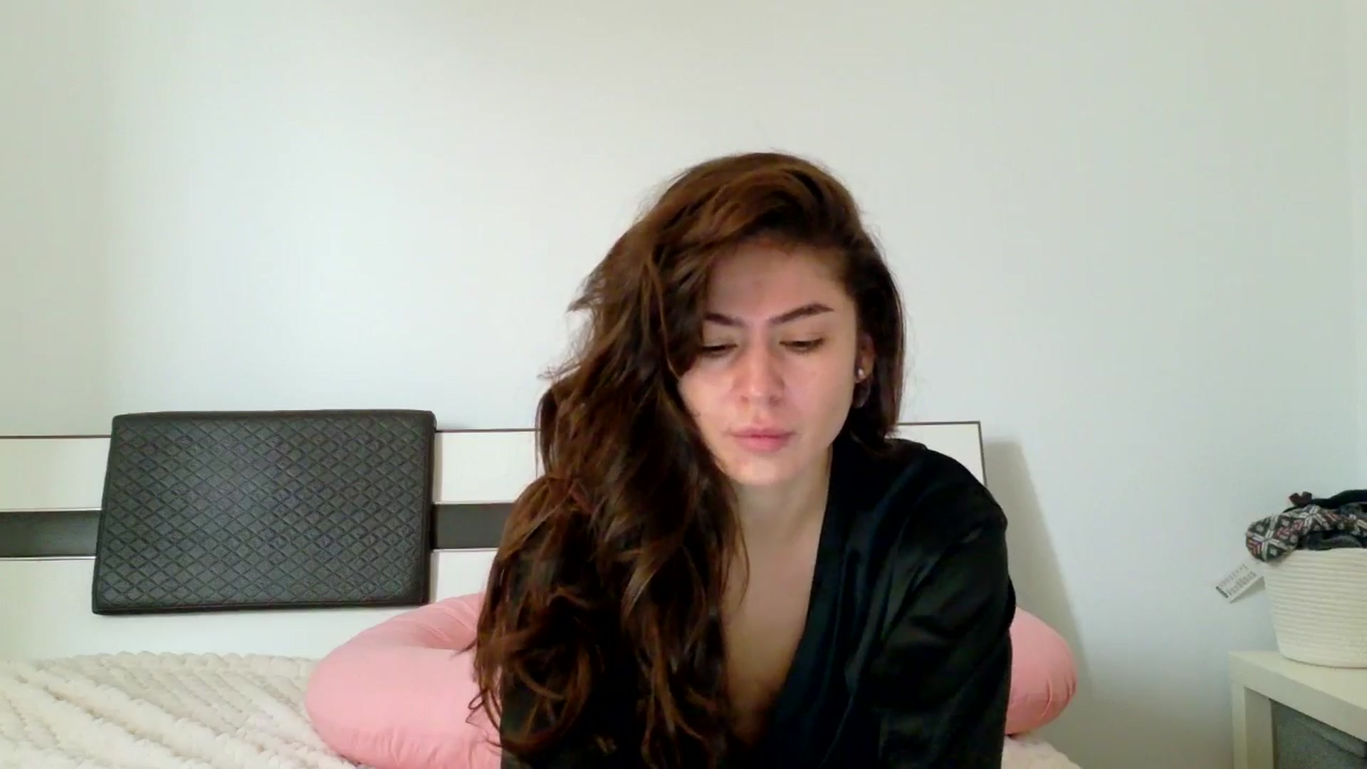 Gallery image thumbnail from Nonameeeeee's myfreecams stream on, 04/11/2026, 08:12 image 6 of 20