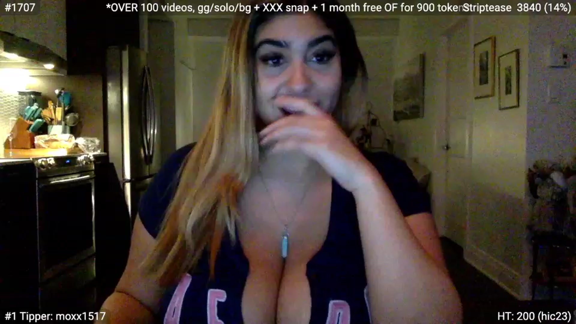 Gallery image thumbnail from NoraCharm's myfreecams stream on, 12/07/2022, 21:19 image 19 of 20