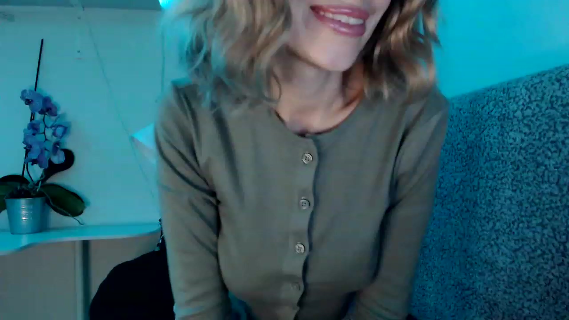 Gallery image thumbnail from Nora_Sweet's myfreecams stream on, 11/14/2022, 12:08 image 5 of 20