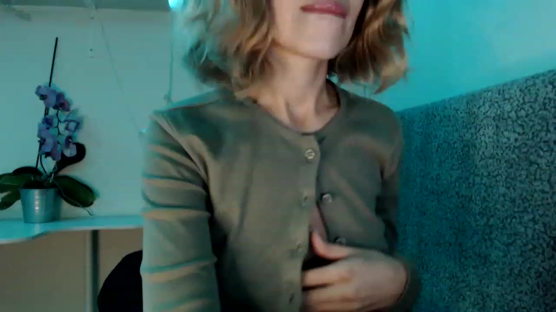 Gallery image thumbnail from Nora_Sweet's myfreecams stream on, 11/14/2022, 12:53 image 9 of 20