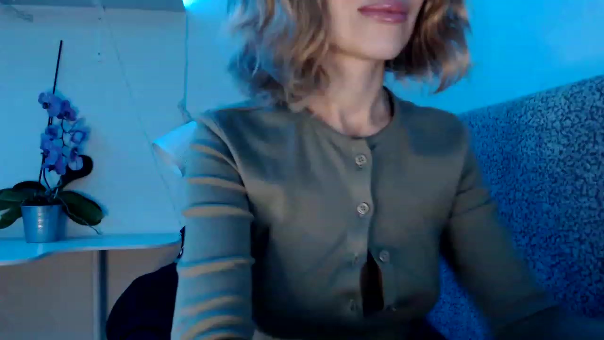 Gallery image thumbnail from Nora_Sweet's myfreecams stream on, 11/14/2022, 12:53 image 2 of 20