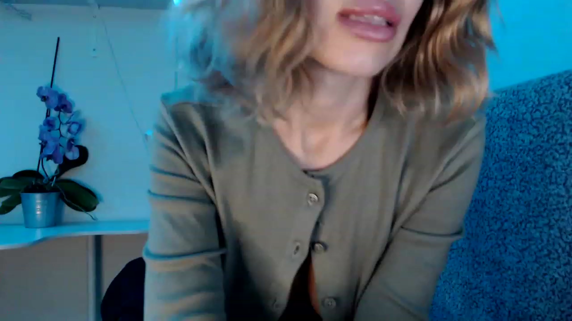 Gallery image thumbnail from Nora_Sweet's myfreecams stream on, 11/14/2022, 12:53 image 18 of 20