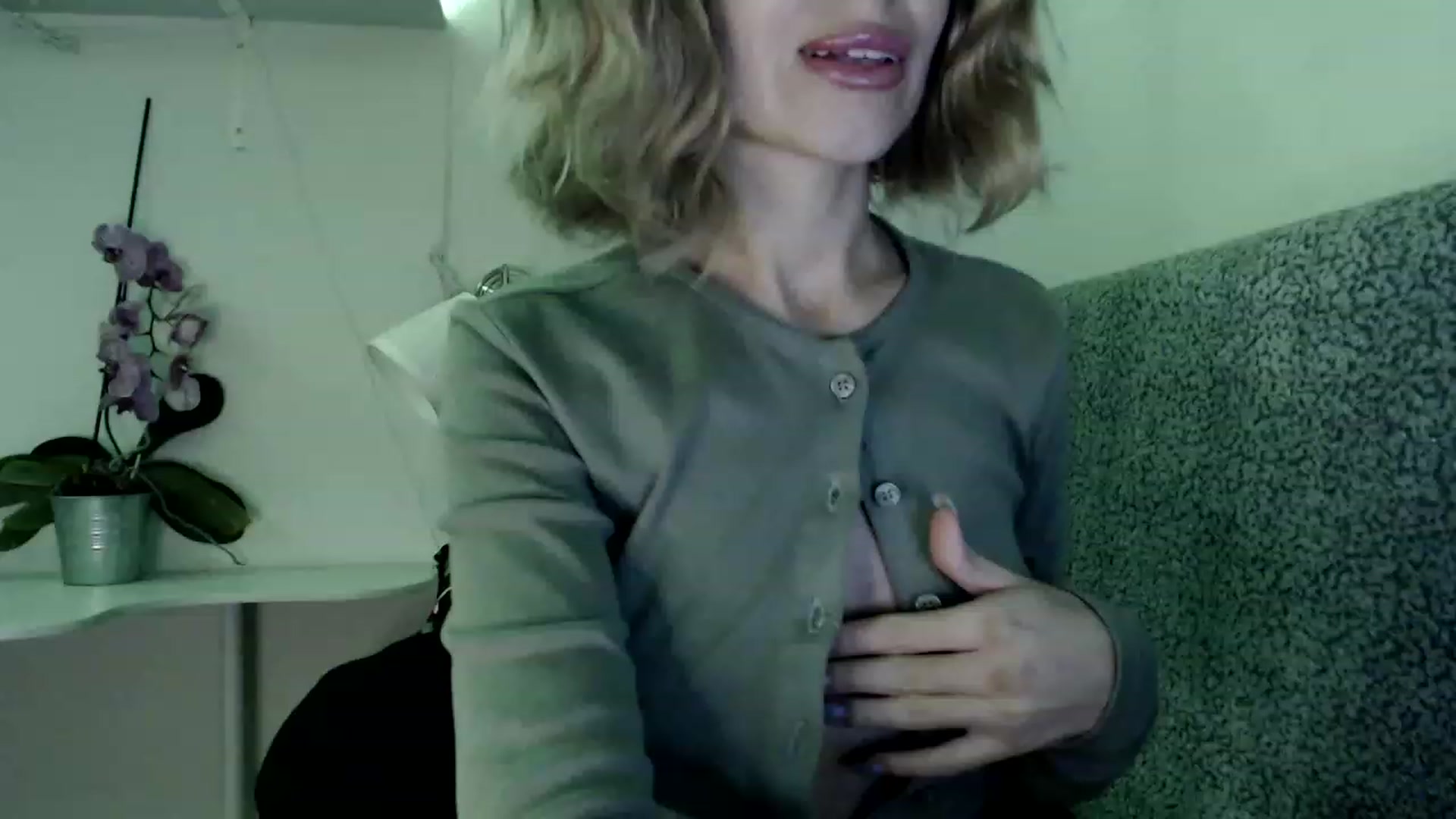 Gallery image thumbnail from Nora_Sweet's myfreecams stream on, 11/14/2022, 12:53 image 8 of 20