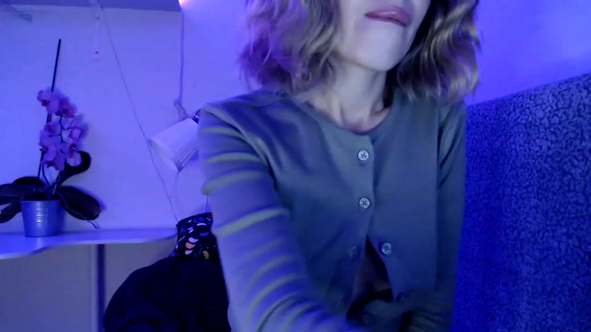 Gallery image thumbnail from Nora_Sweet's myfreecams stream on, 11/14/2022, 12:53 image 5 of 20
