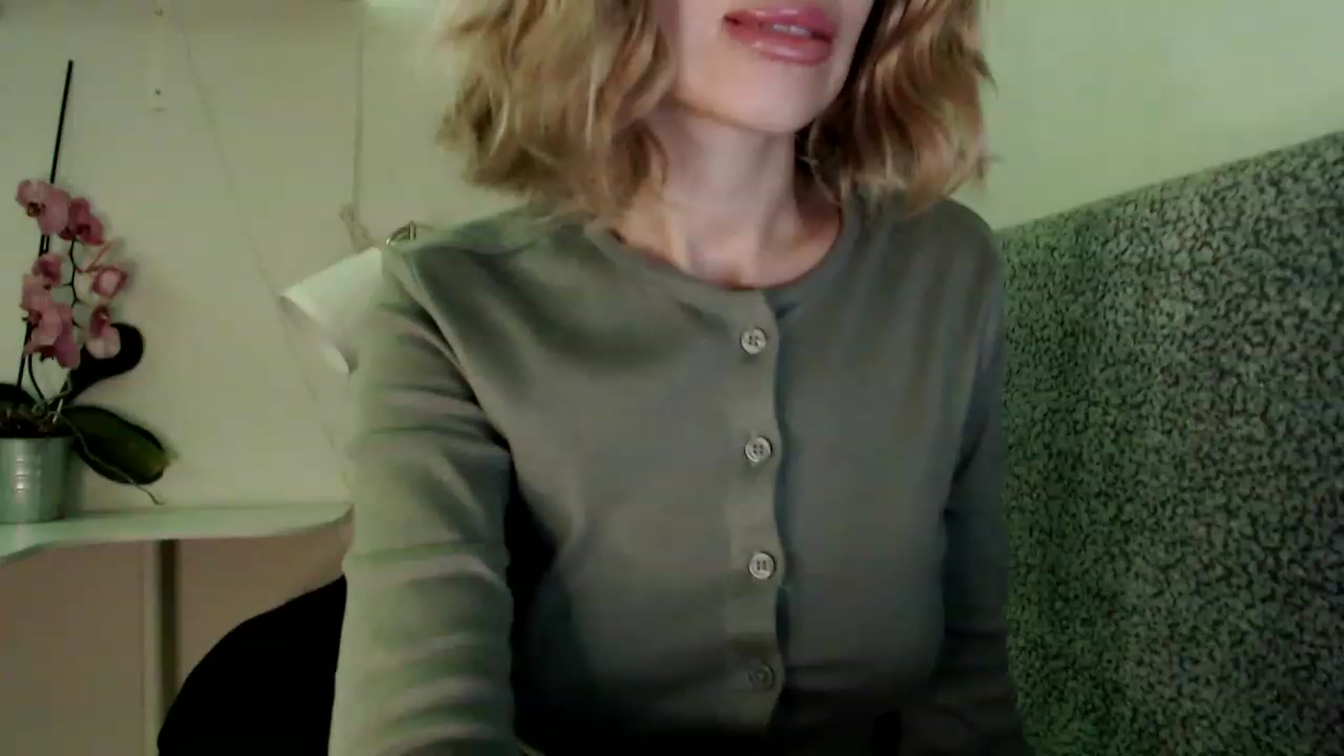 Gallery image thumbnail from Nora_Sweet's myfreecams stream on, 11/14/2022, 13:45 image 19 of 20