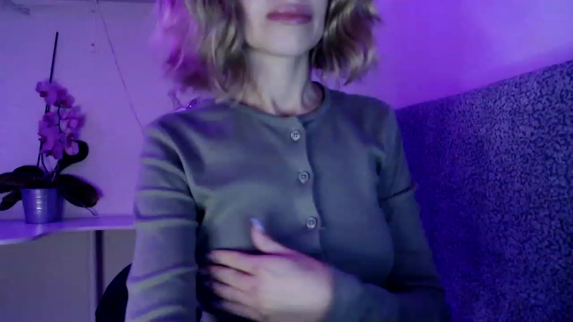 Gallery image thumbnail from Nora_Sweet's myfreecams stream on, 11/14/2022, 13:45 image 7 of 20