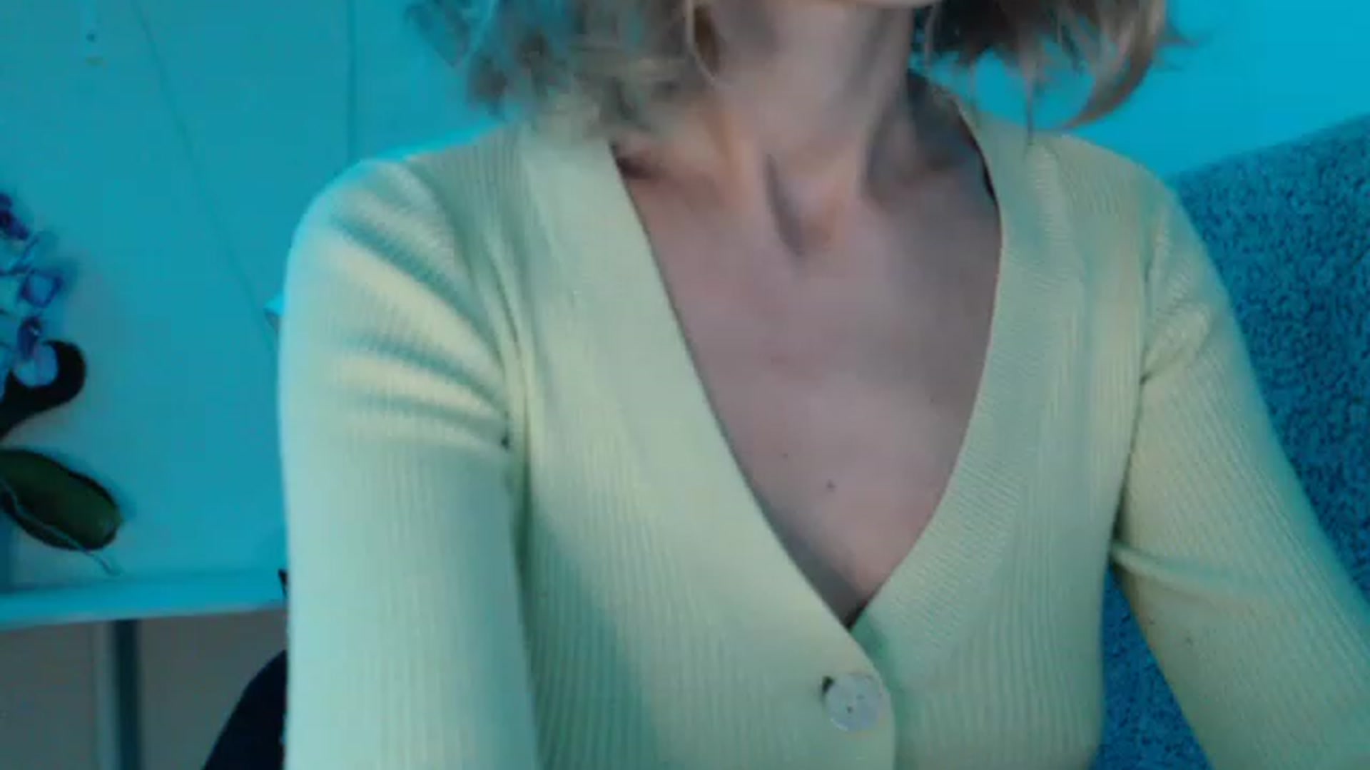 Gallery image thumbnail from Nora_Sweet's myfreecams stream on, 11/15/2022, 13:40 image 8 of 20