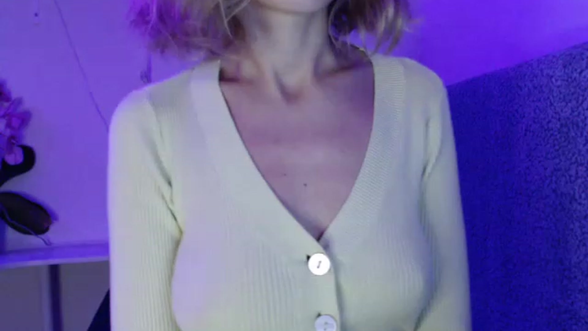 Gallery image thumbnail from Nora_Sweet's myfreecams stream on, 11/15/2022, 13:40 image 19 of 20