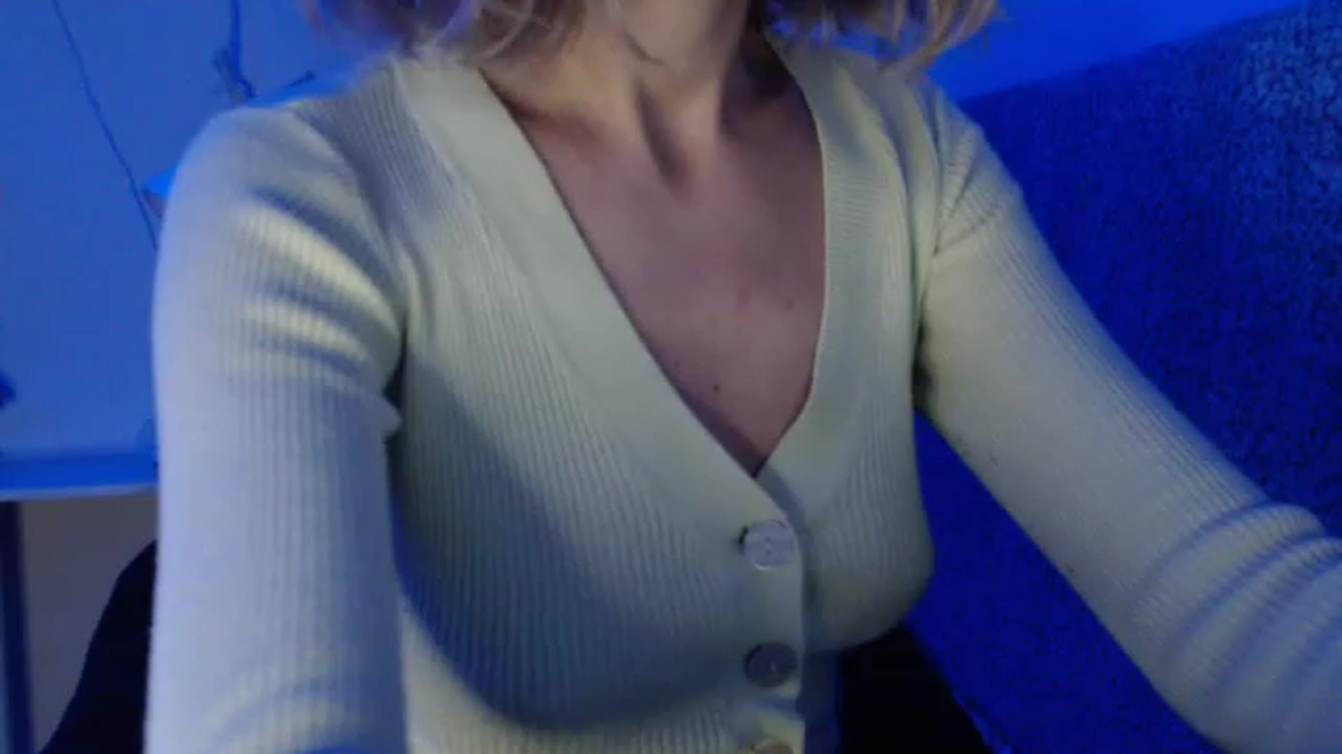 Gallery image thumbnail from Nora_Sweet's myfreecams stream on, 11/15/2022, 20:10 image 3 of 20