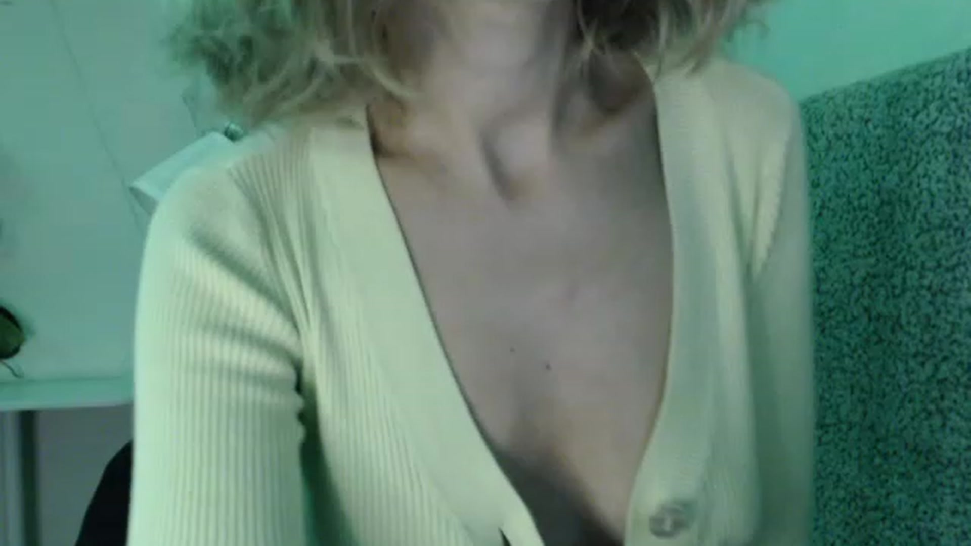 Gallery image thumbnail from Nora_Sweet's myfreecams stream on, 11/15/2022, 20:10 image 8 of 20