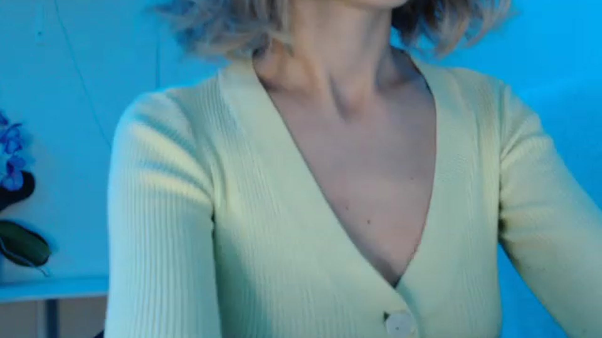 Gallery image thumbnail from Nora_Sweet's myfreecams stream on, 11/17/2022, 12:24 image 14 of 20