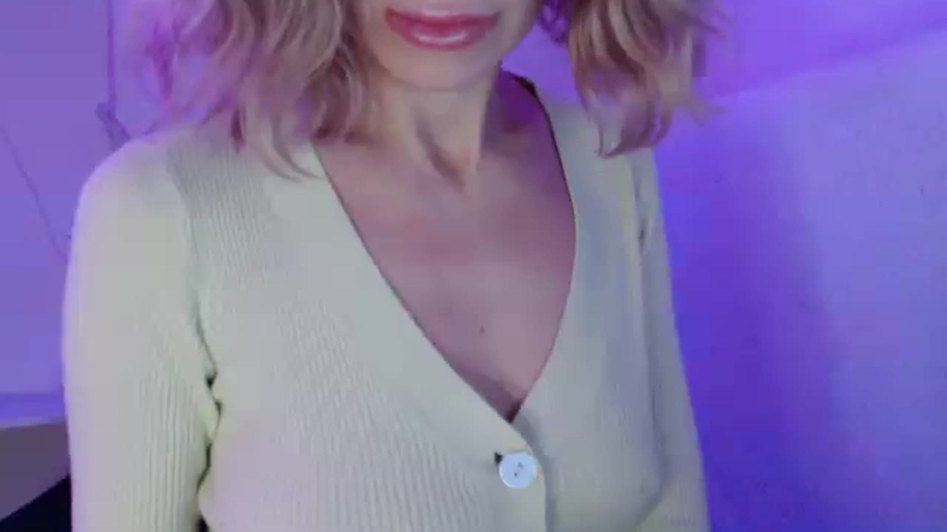 Gallery image thumbnail from Nora_Sweet's myfreecams stream on, 11/18/2022, 12:13 image 11 of 20