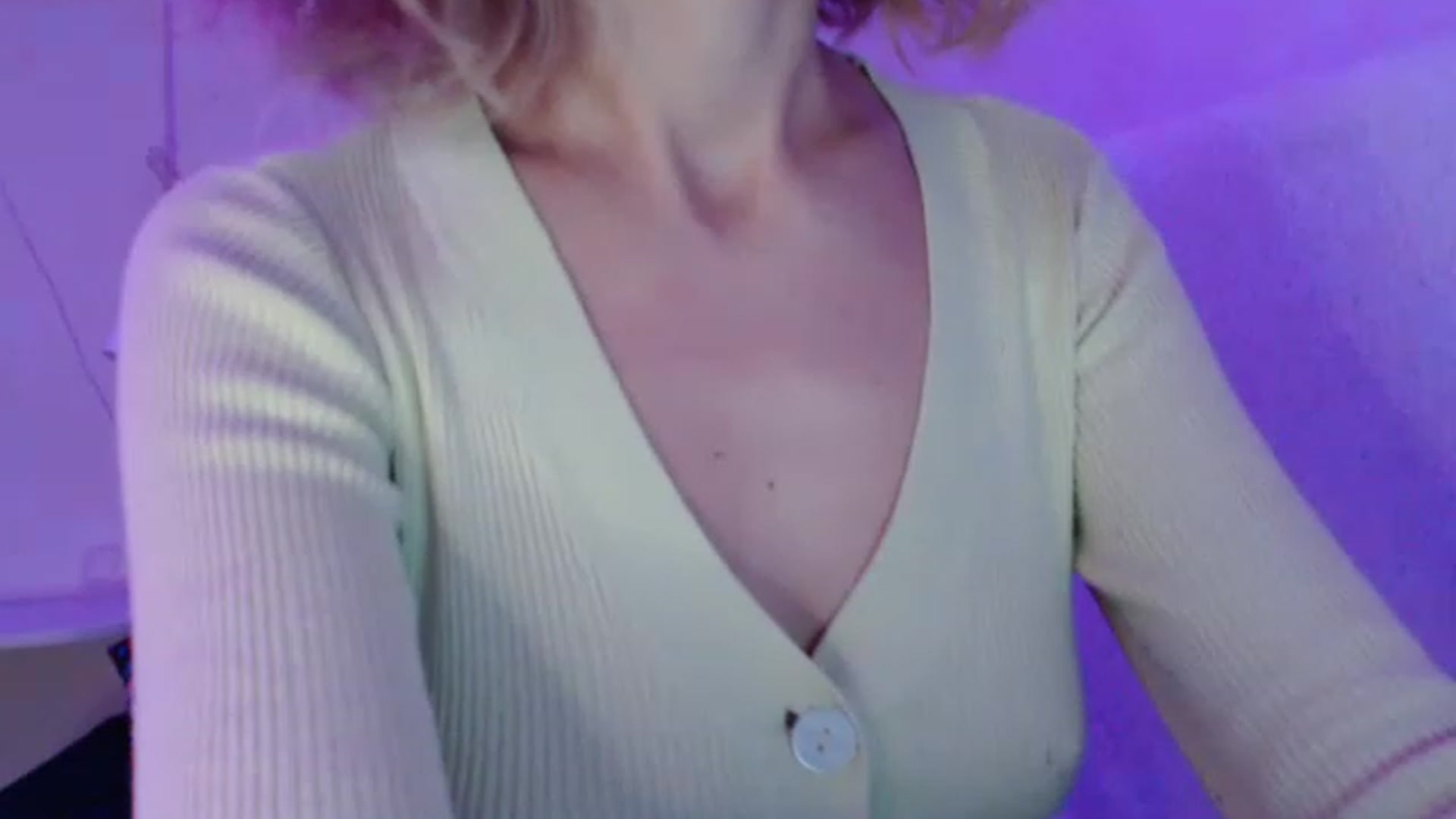 Gallery image thumbnail from Nora_Sweet's myfreecams stream on, 11/18/2022, 12:13 image 15 of 20