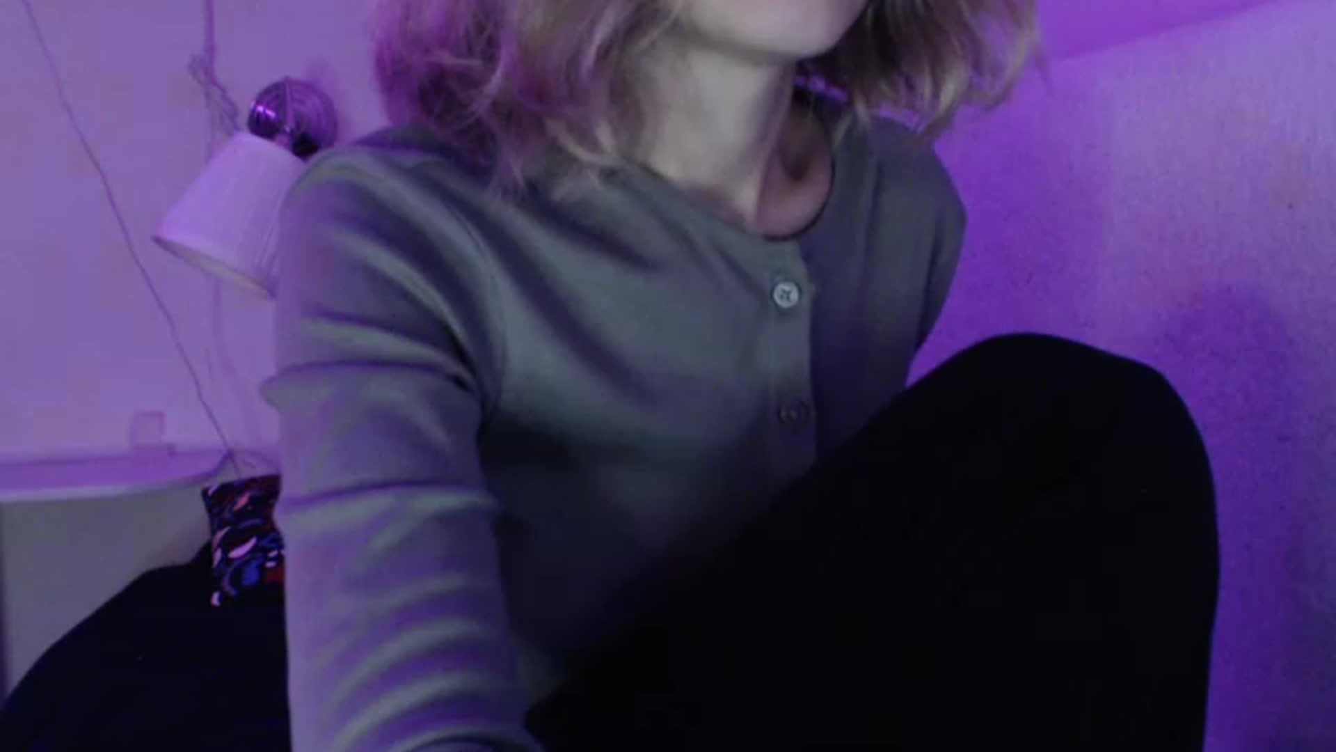 Gallery image thumbnail from Nora_Sweet's myfreecams stream on, 11/18/2022, 20:43 image 15 of 20