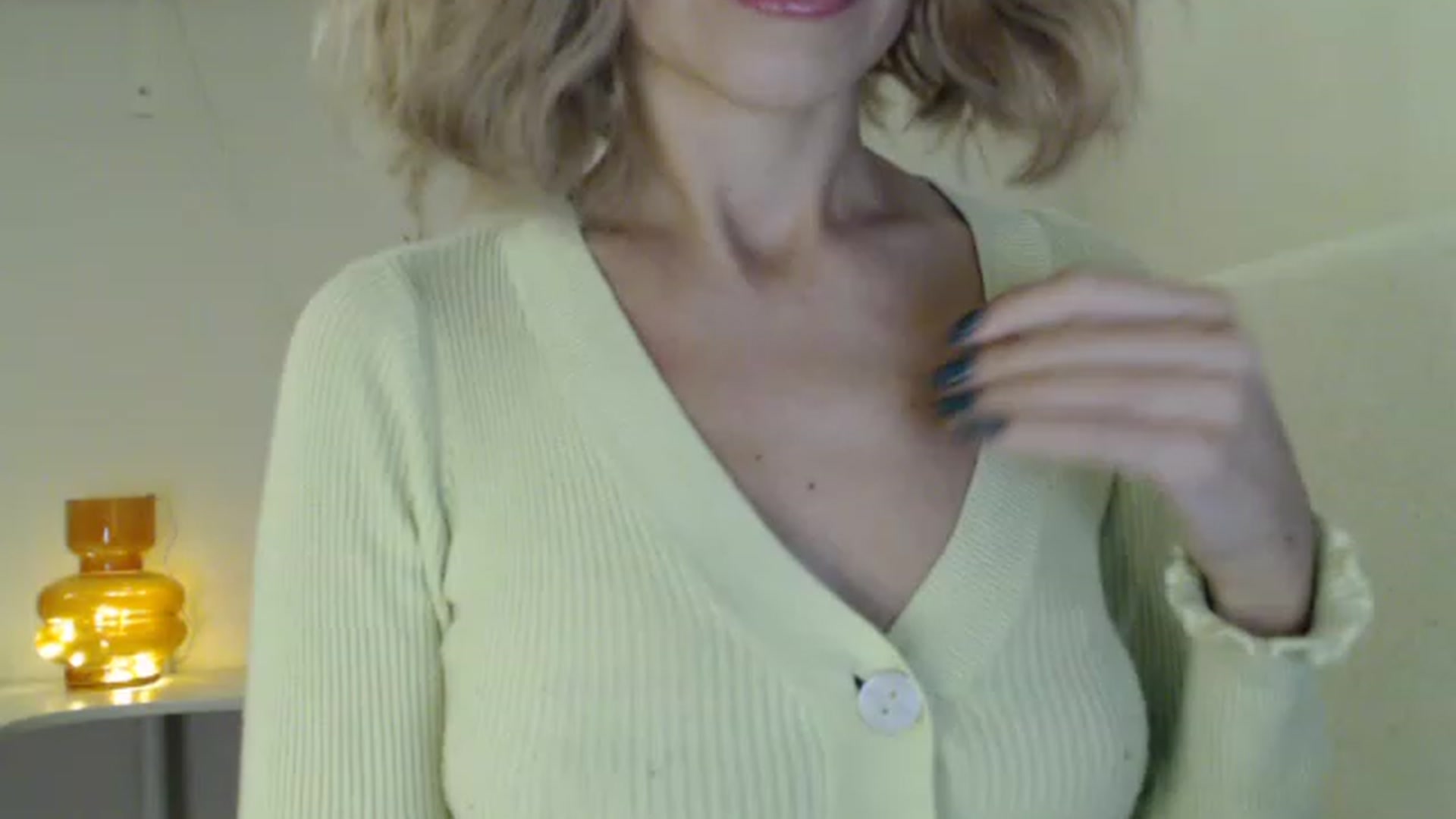 Gallery image thumbnail from Nora_Sweet's myfreecams stream on, 11/22/2022, 12:46 image 3 of 20