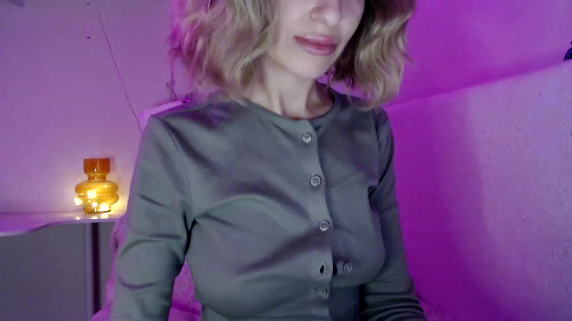 Gallery image thumbnail from Nora_Sweet's myfreecams stream on, 11/22/2022, 15:33 image 15 of 20