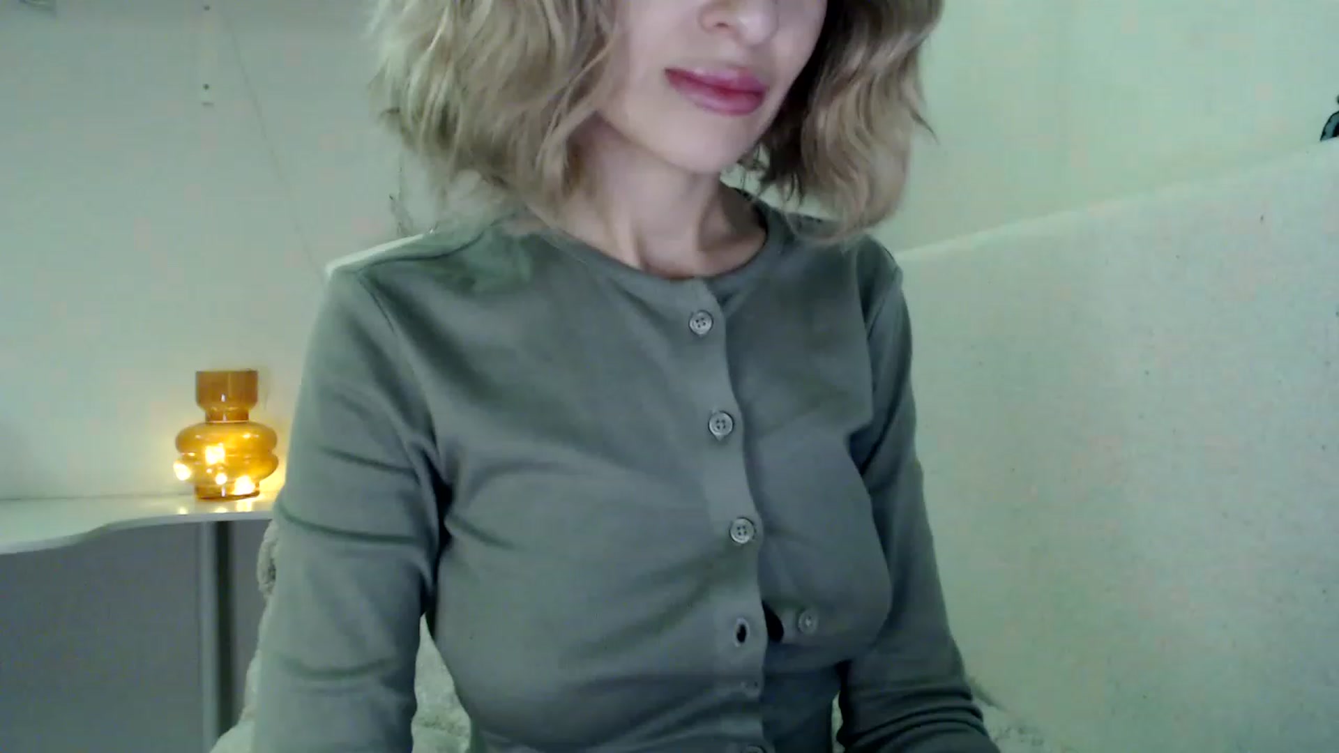 Gallery image thumbnail from Nora_Sweet's myfreecams stream on, 11/22/2022, 15:33 image 13 of 20