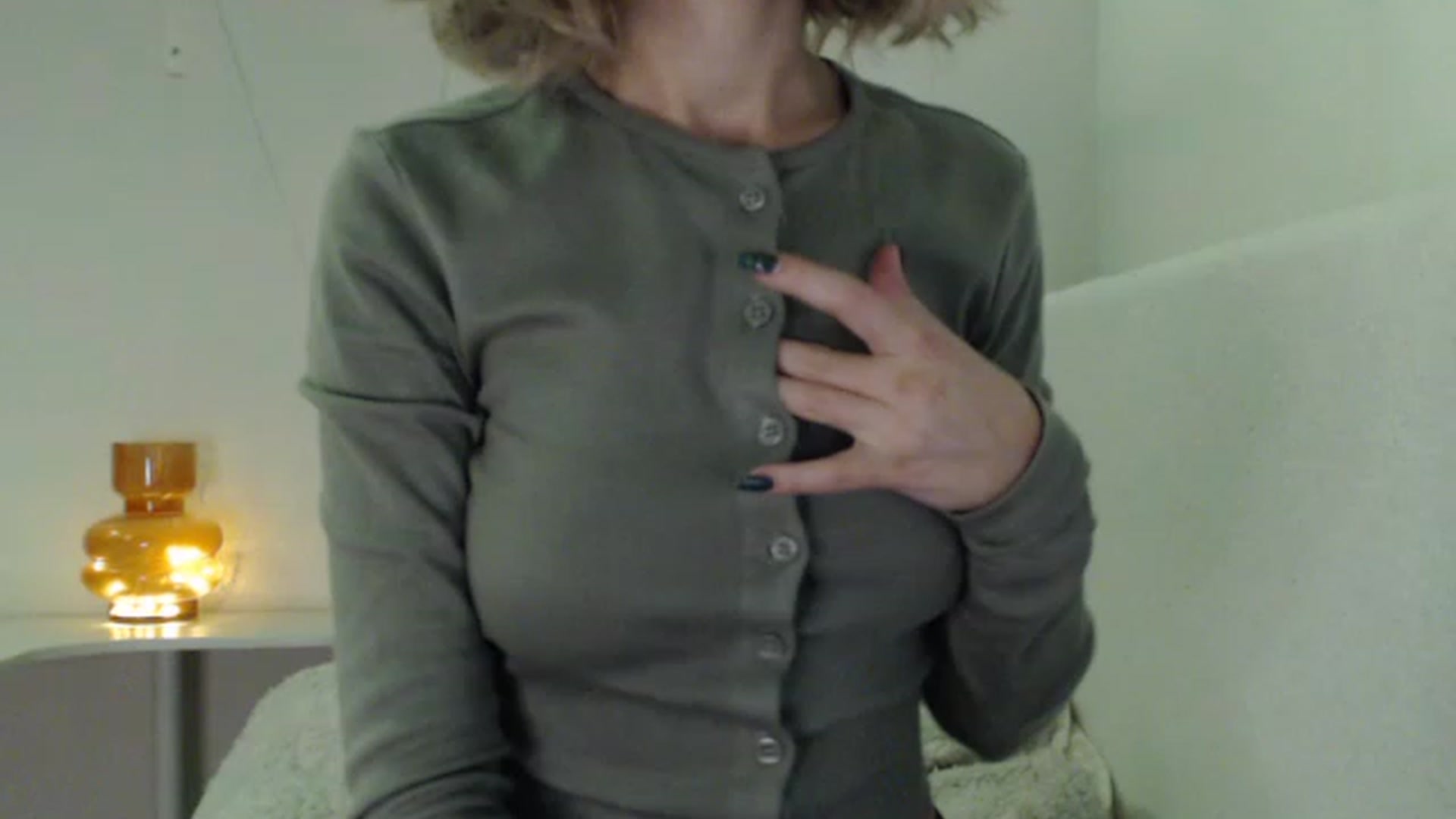 Gallery image thumbnail from Nora_Sweet's myfreecams stream on, 11/25/2022, 24:25 image 5 of 20