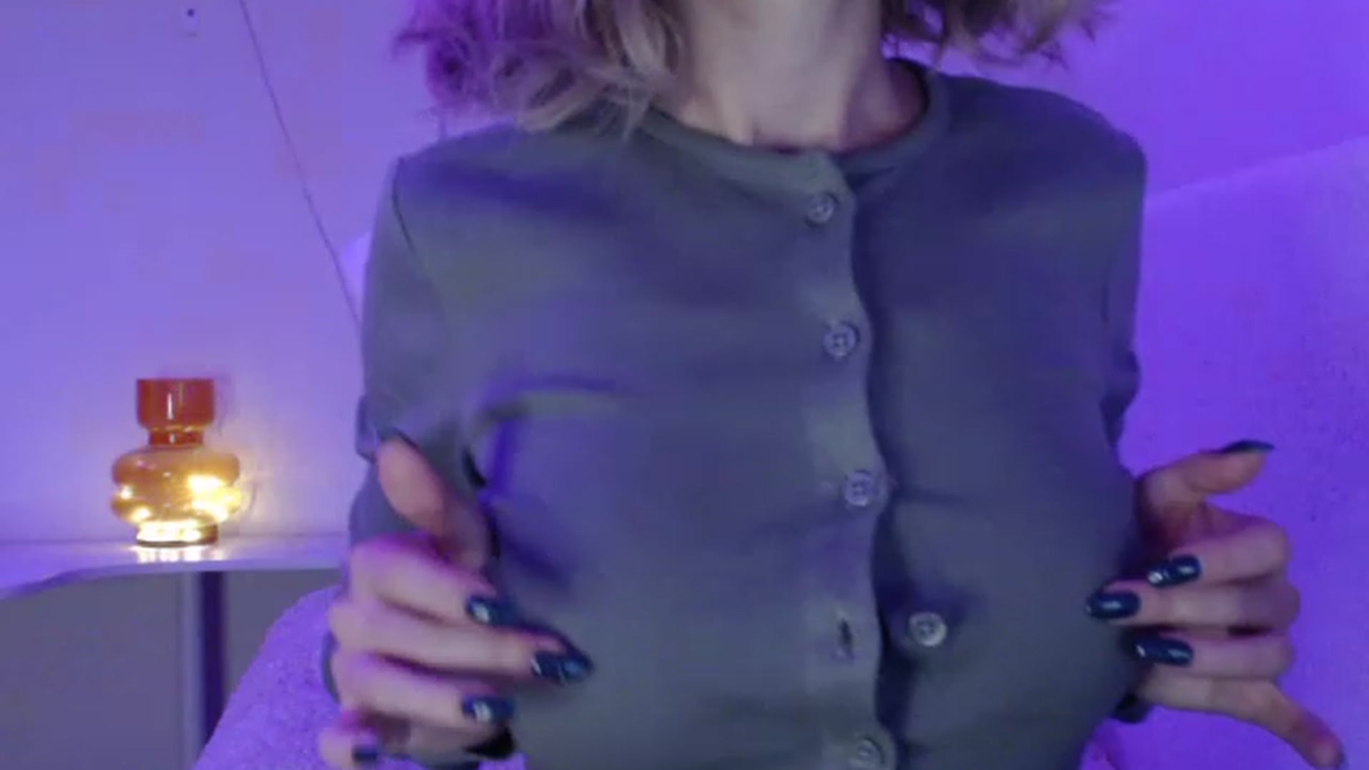 Gallery image thumbnail from Nora_Sweet's myfreecams stream on, 11/25/2022, 24:25 image 17 of 20