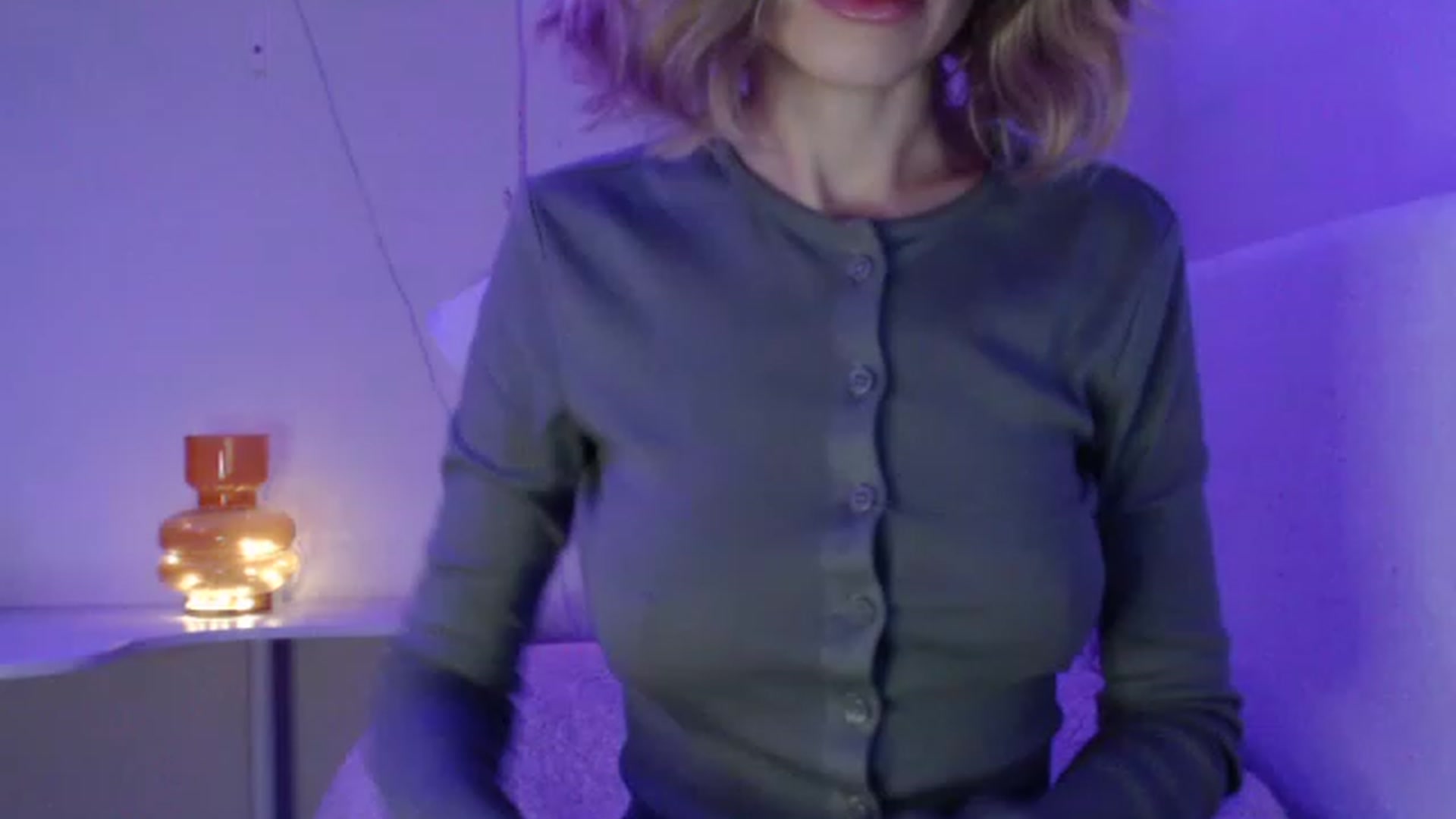 Gallery image thumbnail from Nora_Sweet's myfreecams stream on, 11/25/2022, 12:16 image 17 of 20