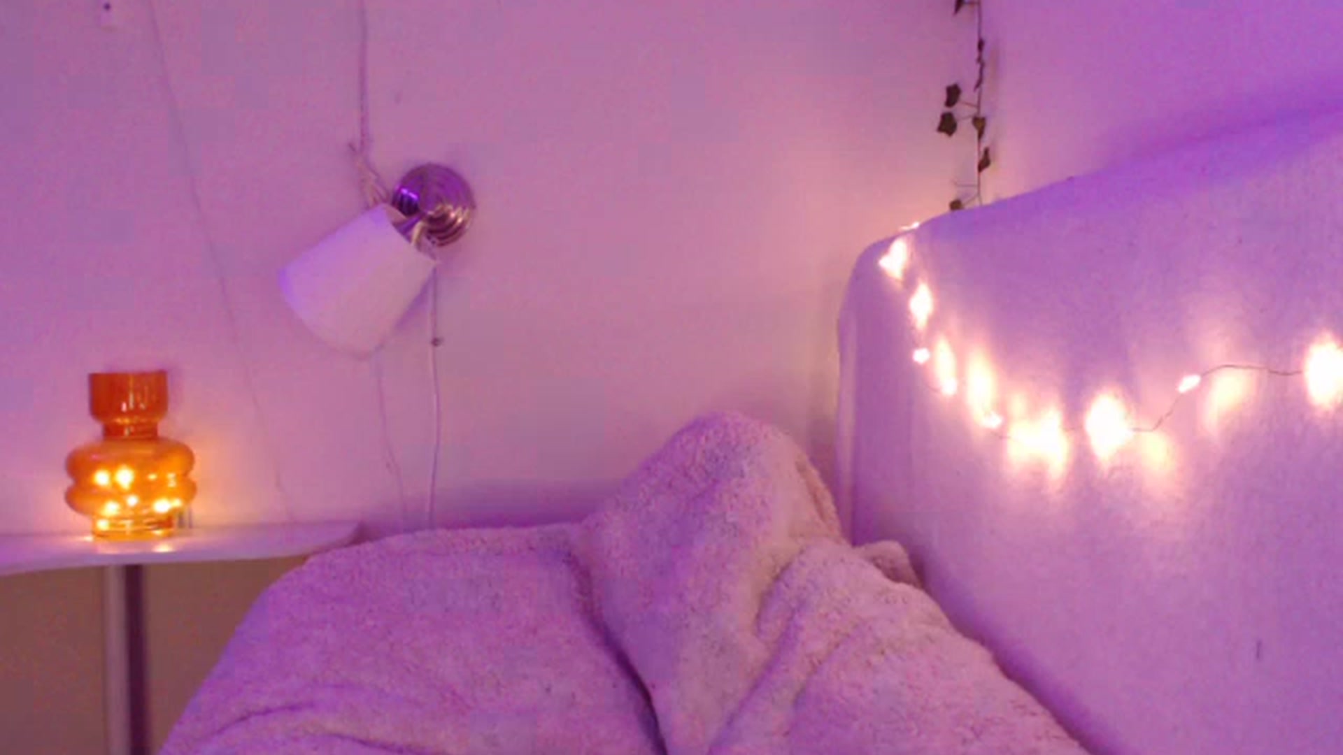 Gallery image thumbnail from Nora_Sweet's myfreecams stream on, 11/28/2022, 23:00 image 1 of 20