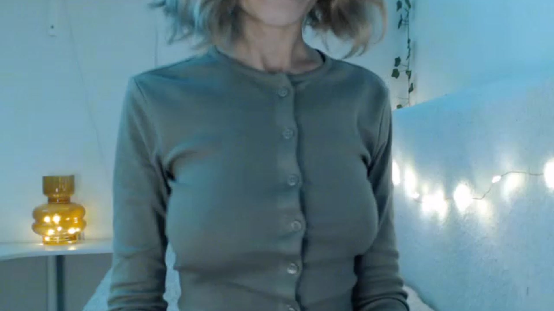 Gallery image thumbnail from Nora_Sweet's myfreecams stream on, 11/28/2022, 23:00 image 14 of 20