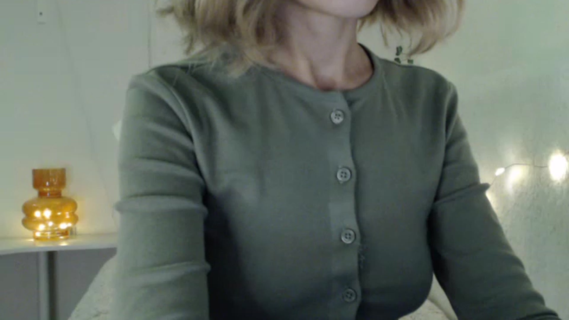 Gallery image thumbnail from Nora_Sweet's myfreecams stream on, 11/28/2022, 23:00 image 9 of 20