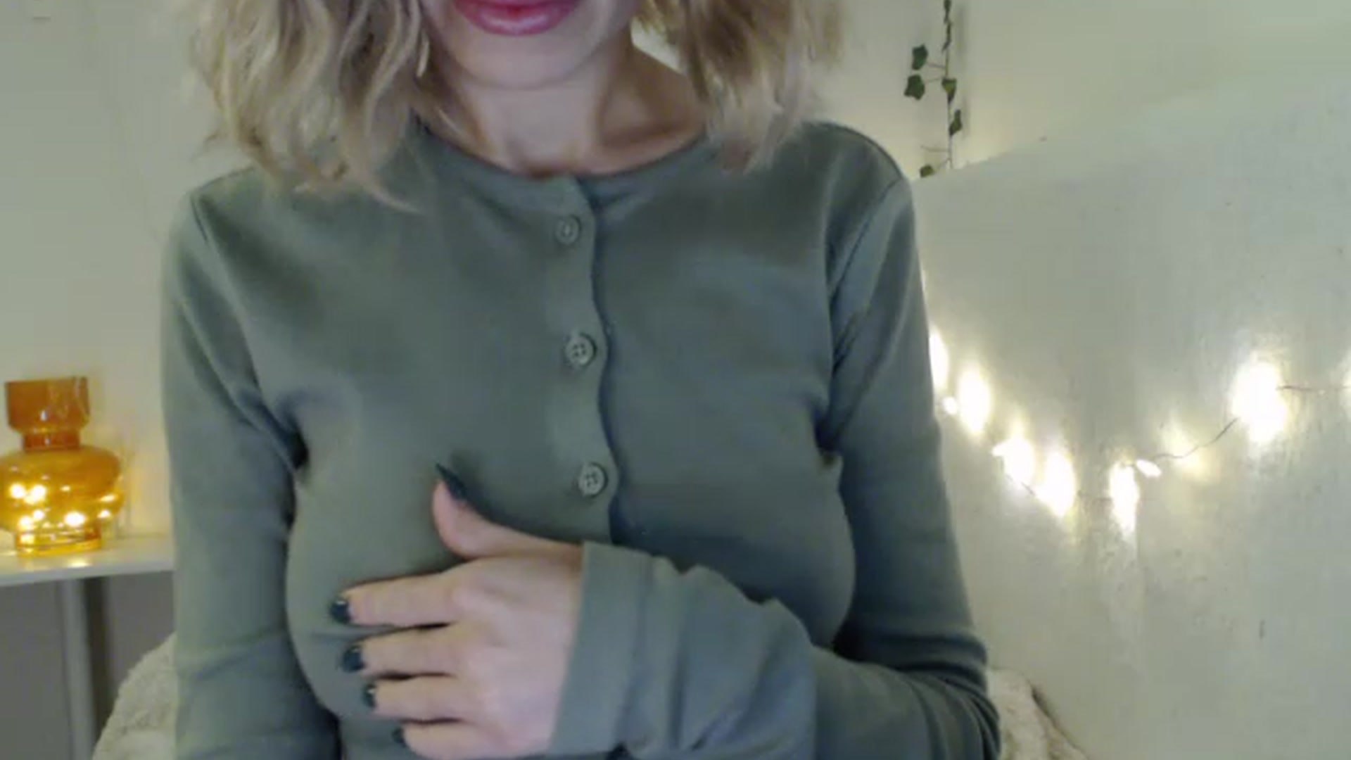 Gallery image thumbnail from Nora_Sweet's myfreecams stream on, 11/29/2022, 12:40 image 17 of 20