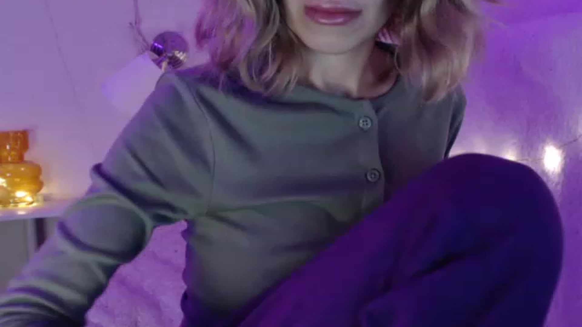 Gallery image thumbnail from Nora_Sweet's myfreecams stream on, 12/01/2022, 14:43 image 6 of 20