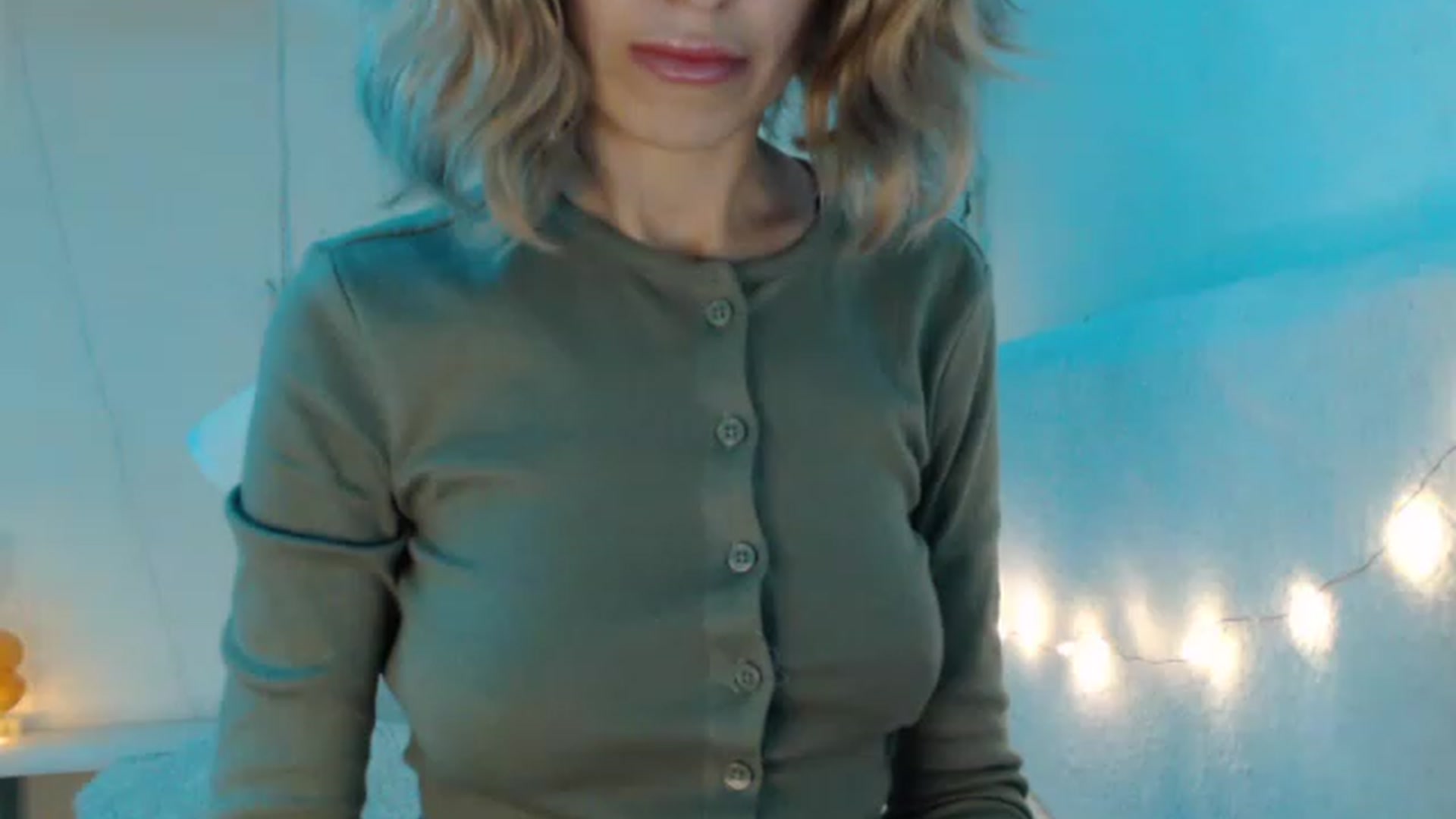 Gallery image thumbnail from Nora_Sweet's myfreecams stream on, 12/01/2022, 14:43 image 13 of 20