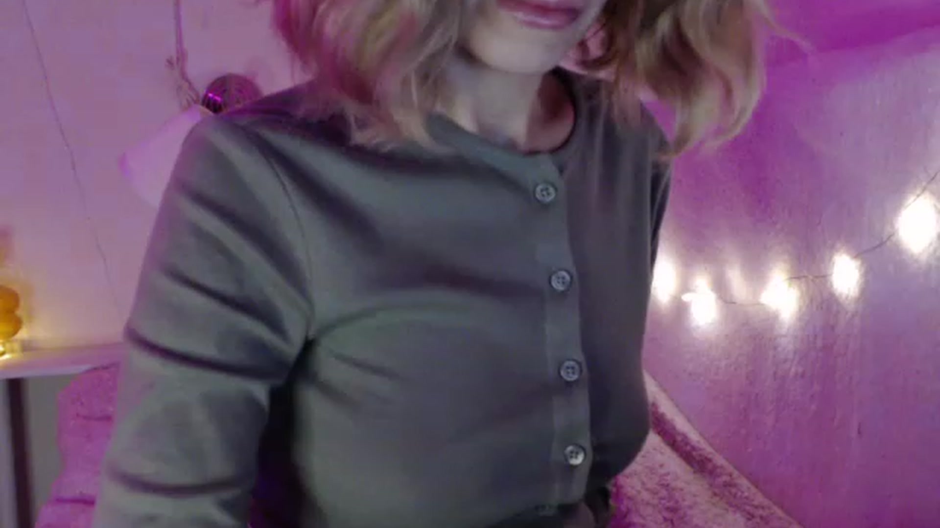 Gallery image thumbnail from Nora_Sweet's myfreecams stream on, 12/01/2022, 14:43 image 14 of 20