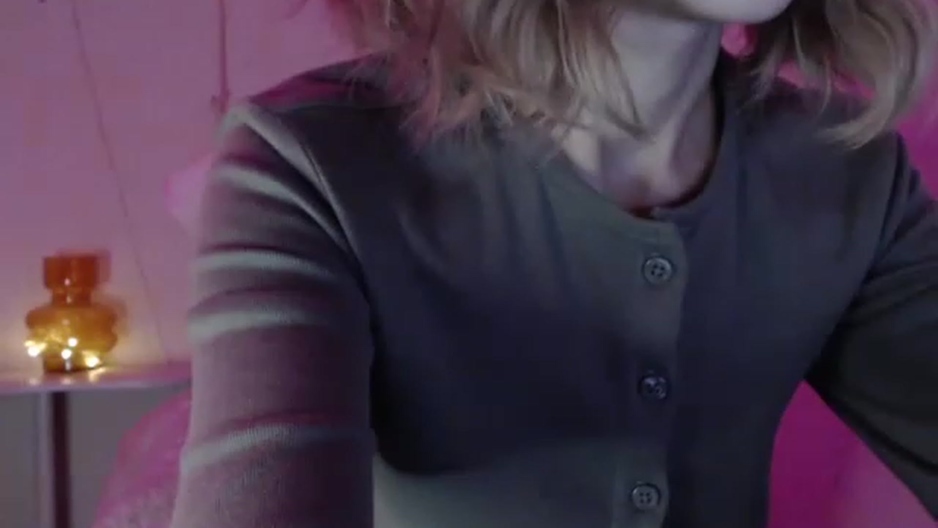 Gallery image thumbnail from Nora_Sweet's myfreecams stream on, 12/19/2022, 14:54 image 12 of 20