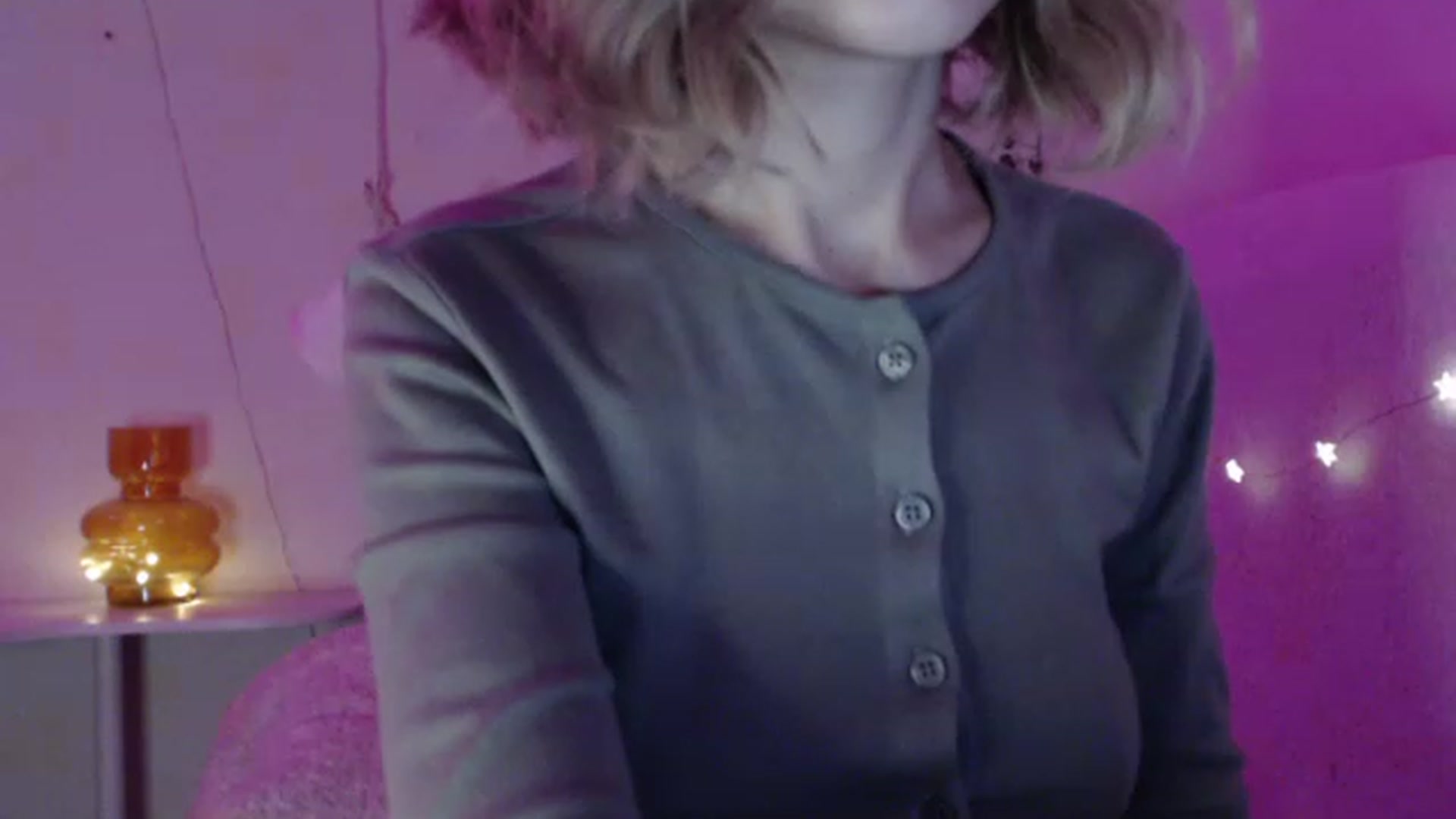 Gallery image thumbnail from Nora_Sweet's myfreecams stream on, 12/19/2022, 14:54 image 18 of 20