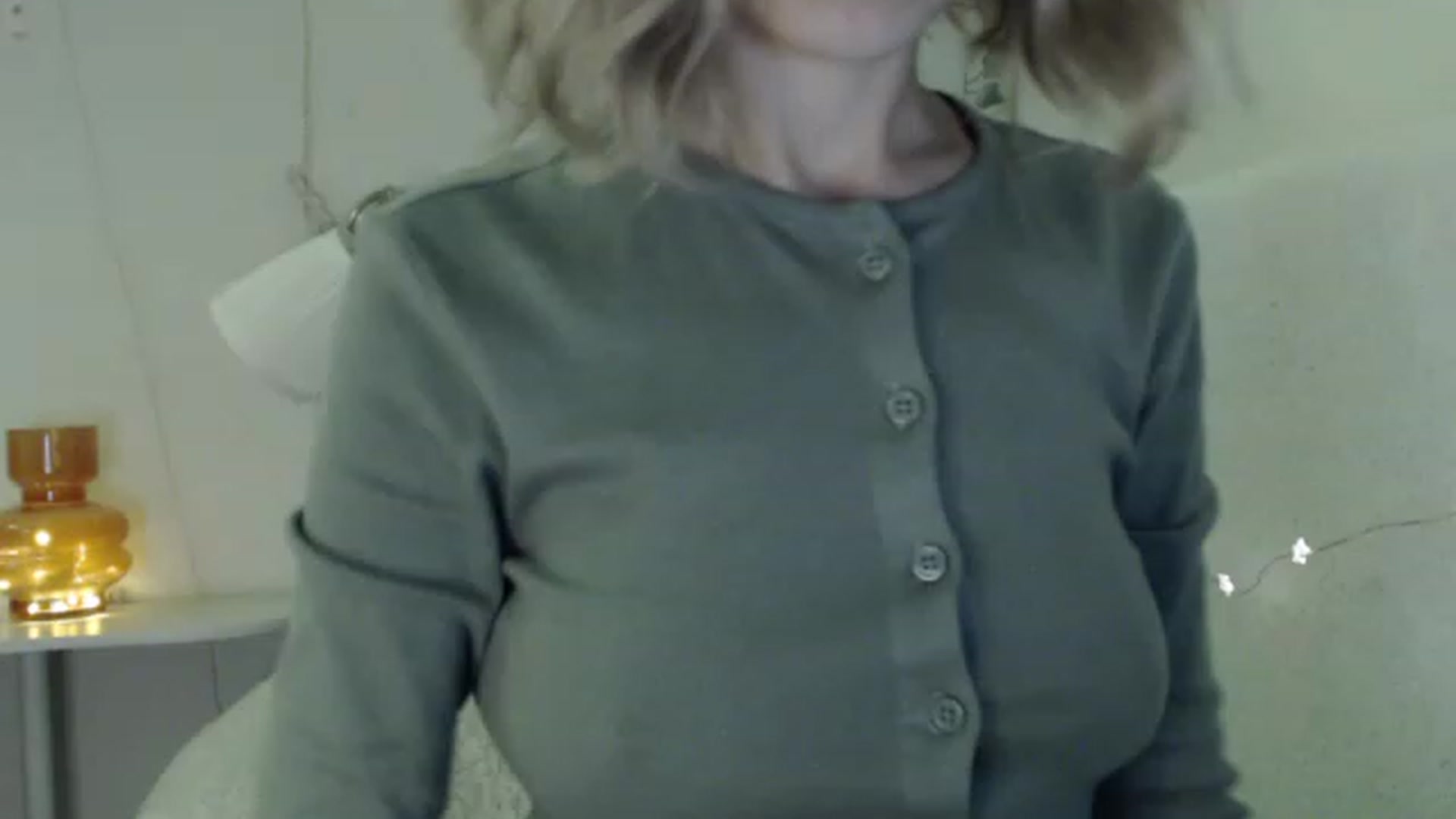 Gallery image thumbnail from Nora_Sweet's myfreecams stream on, 12/27/2022, 12:46 image 7 of 20