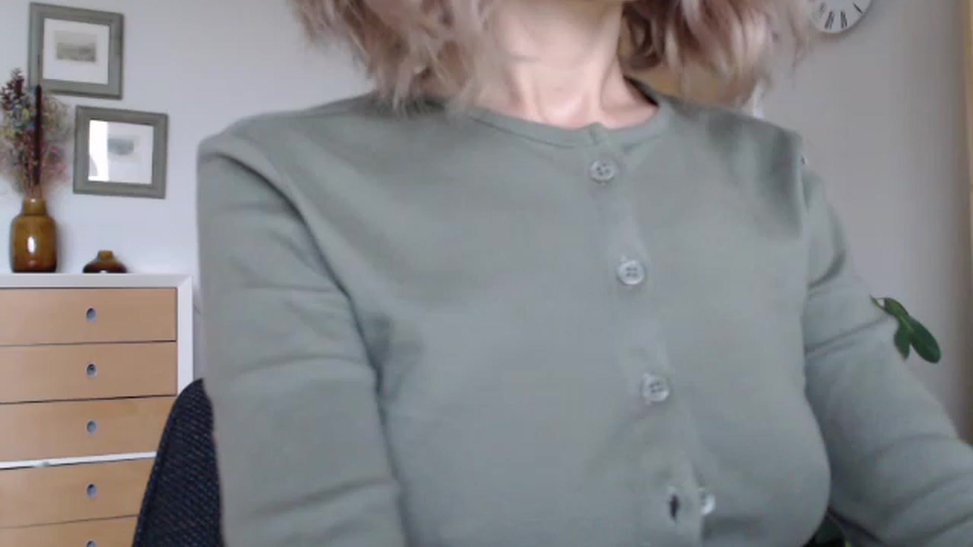 Gallery image thumbnail from Nora_Sweet's myfreecams stream on, 01/17/2023, 10:25 image 5 of 20
