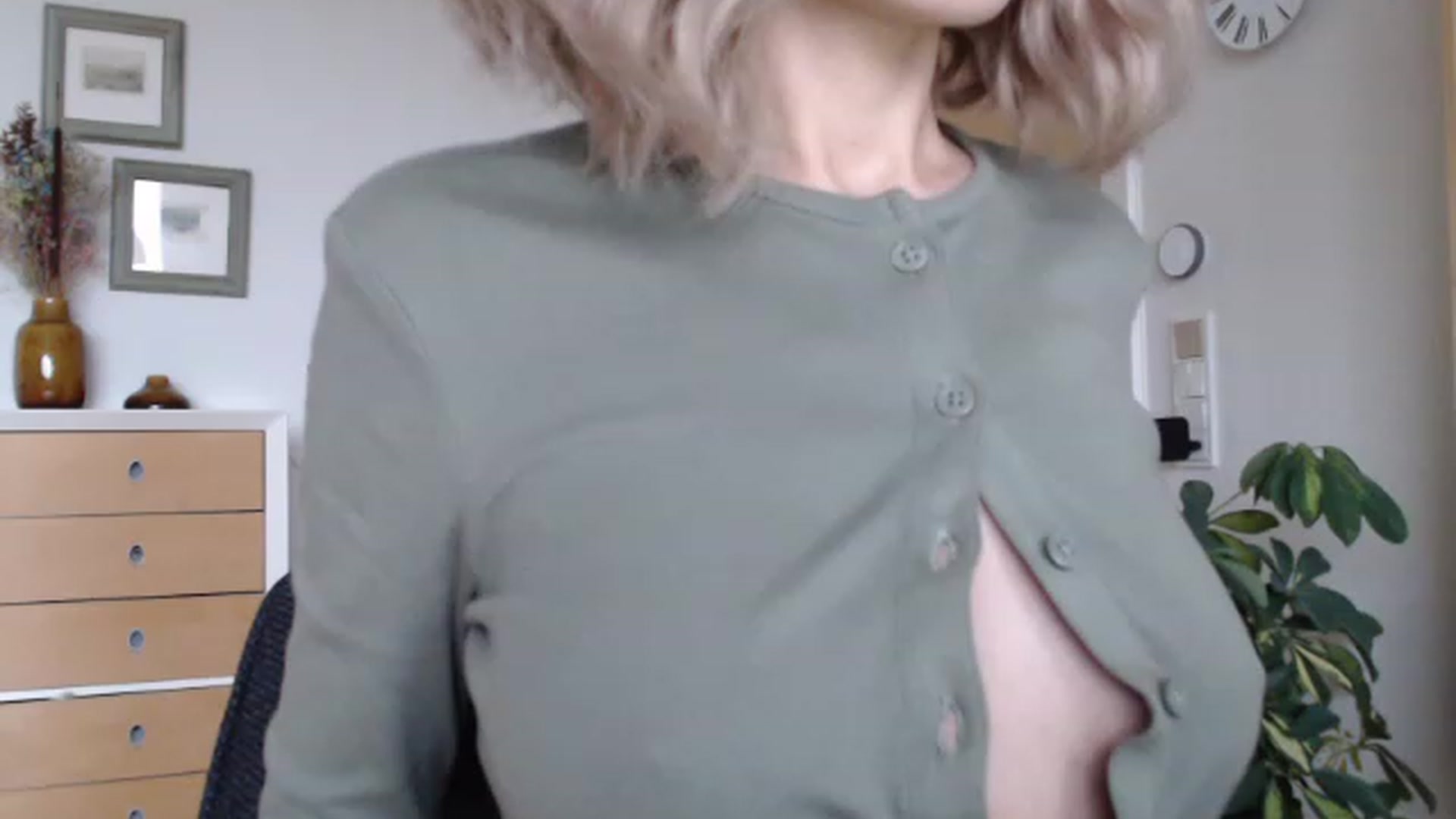 Gallery image thumbnail from Nora_Sweet's myfreecams stream on, 01/17/2023, 10:25 image 9 of 20