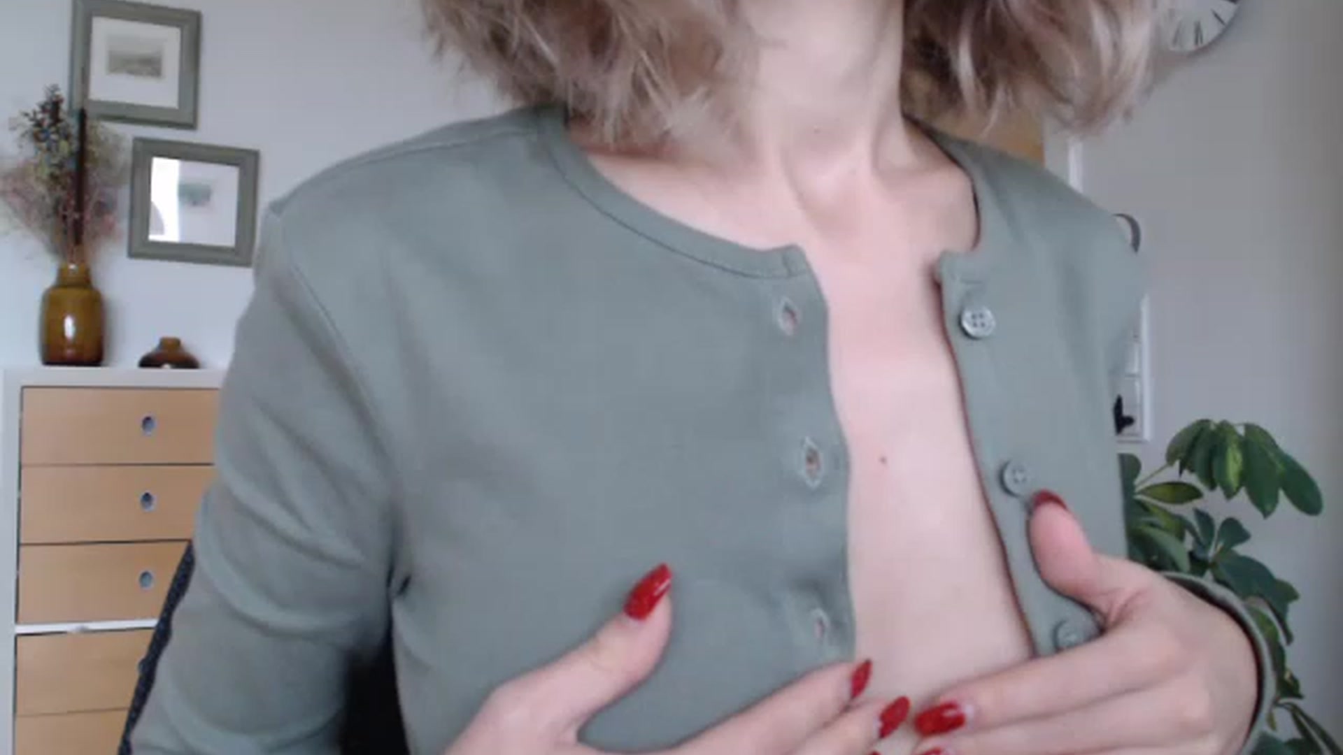 Gallery image thumbnail from Nora_Sweet's myfreecams stream on, 01/17/2023, 11:46 image 12 of 20