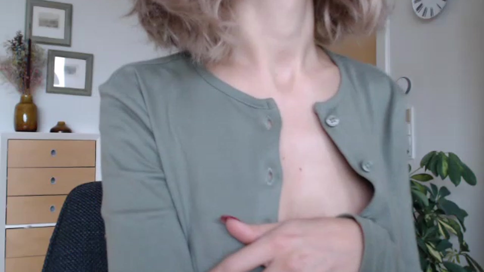 Gallery image thumbnail from Nora_Sweet's myfreecams stream on, 01/17/2023, 11:46 image 11 of 20
